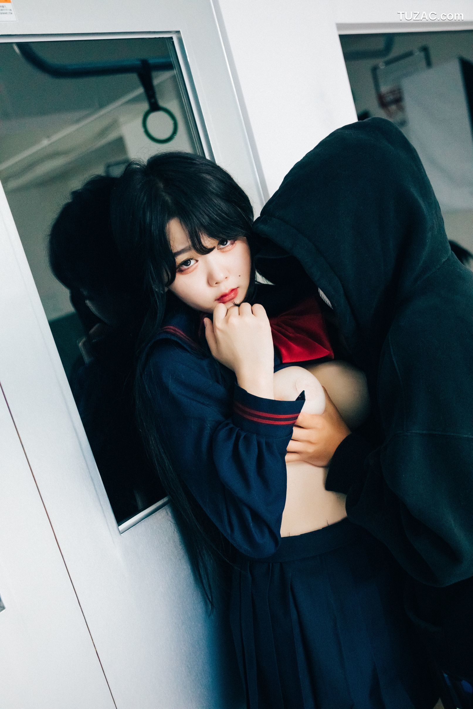 韩国美女-琪雅-Zia-地铁-完整版-Subway-Full-Ver-Loozy