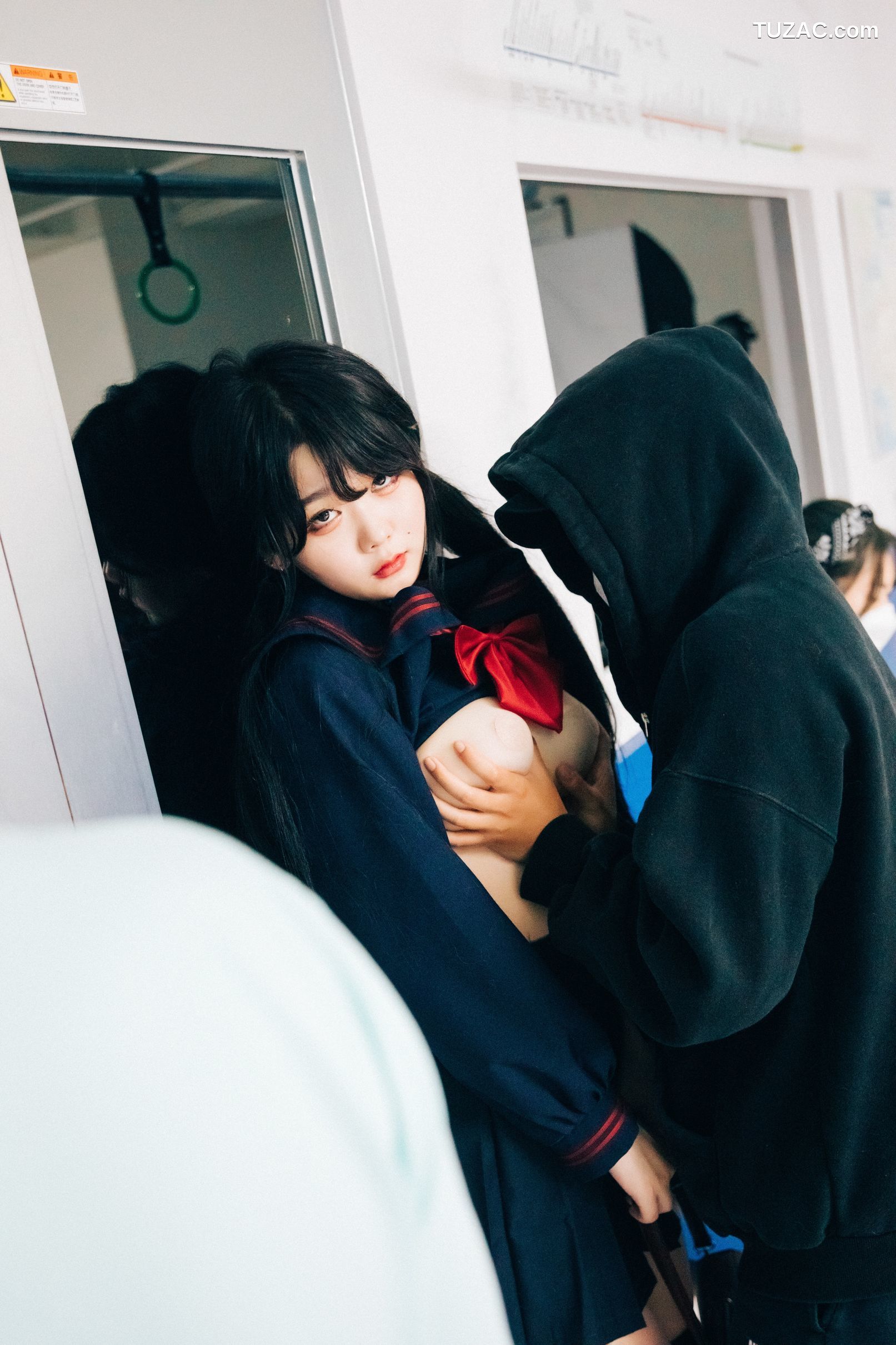 韩国美女-琪雅-Zia-地铁-完整版-Subway-Full-Ver-Loozy