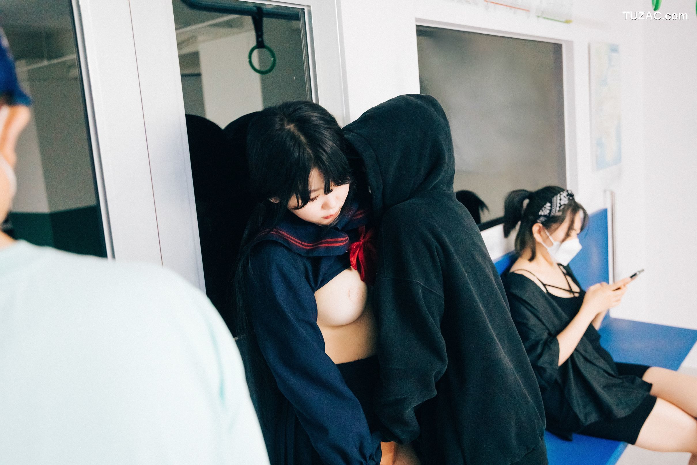 韩国美女-琪雅-Zia-地铁-完整版-Subway-Full-Ver-Loozy