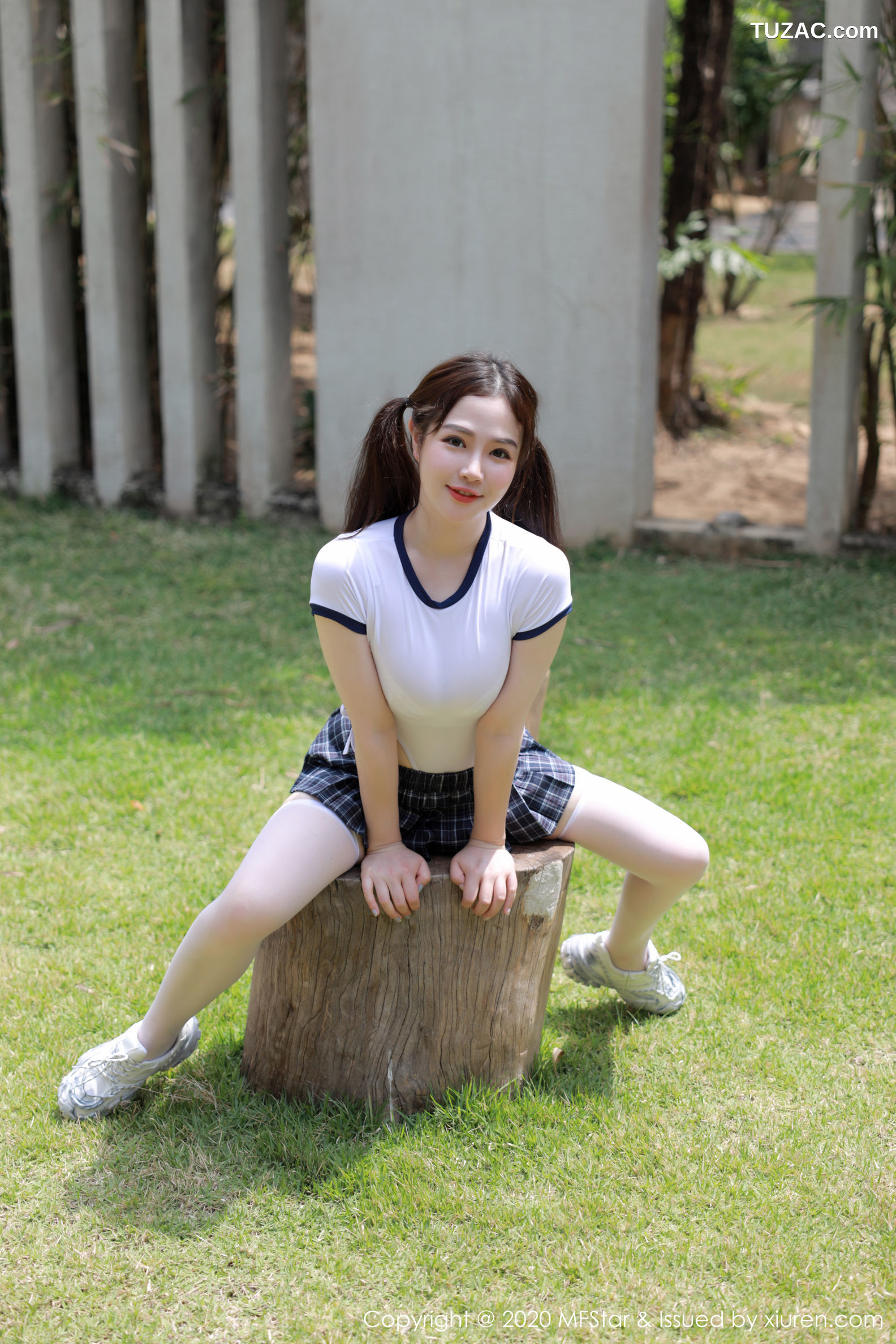 MFStar模范学院-305-蛋糕cake大尺度套图