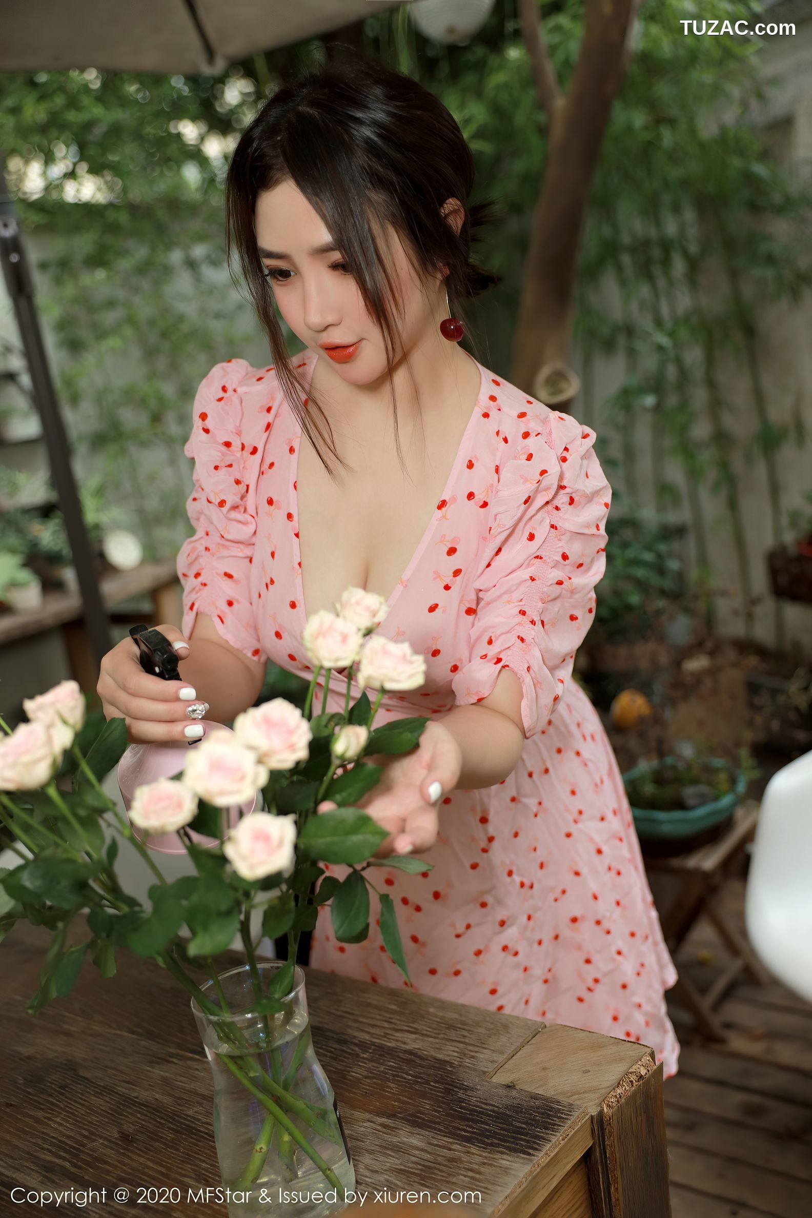MFStar模范学院-338-蛋糕cake套图