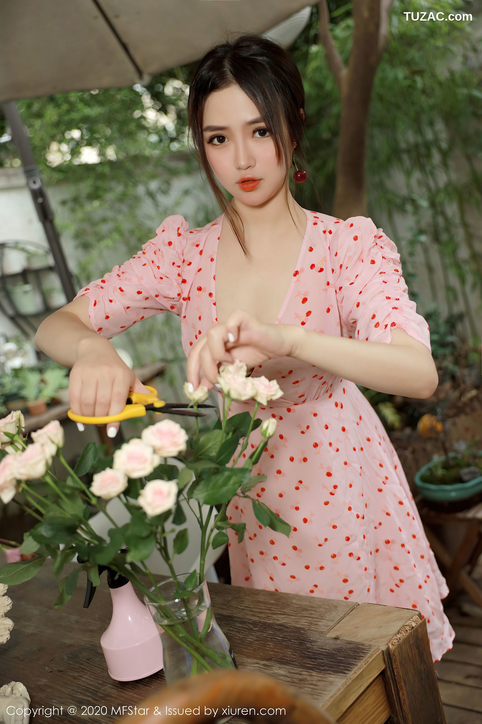 MFStar模范学院-338-蛋糕cake套图