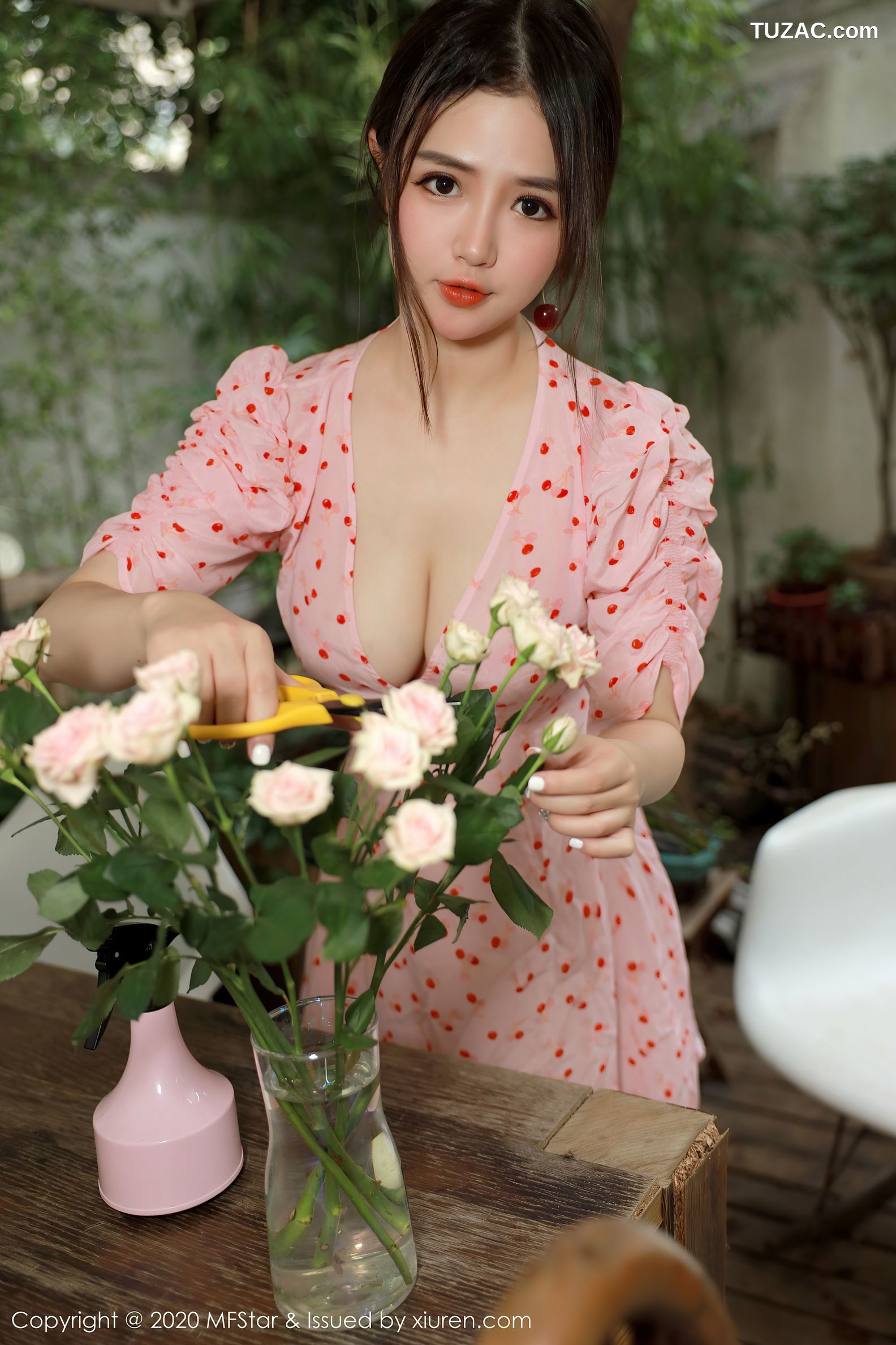 MFStar模范学院-338-蛋糕cake套图