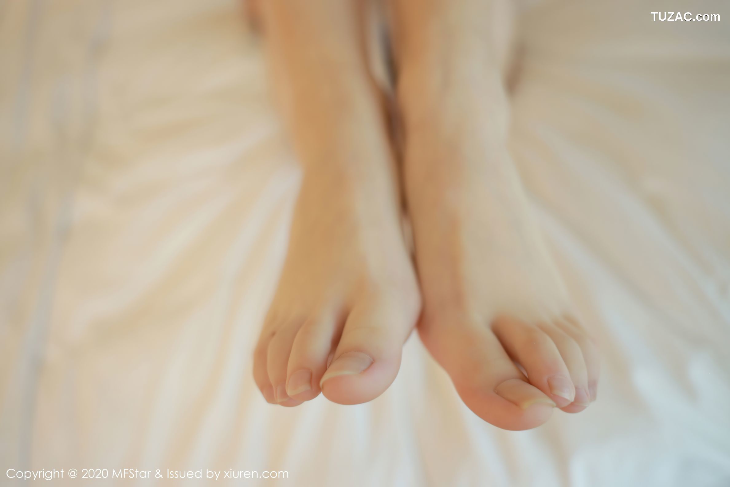 MFStar模范学院-387-小奶瓶呜鸣-娇柔欲滴软妹子