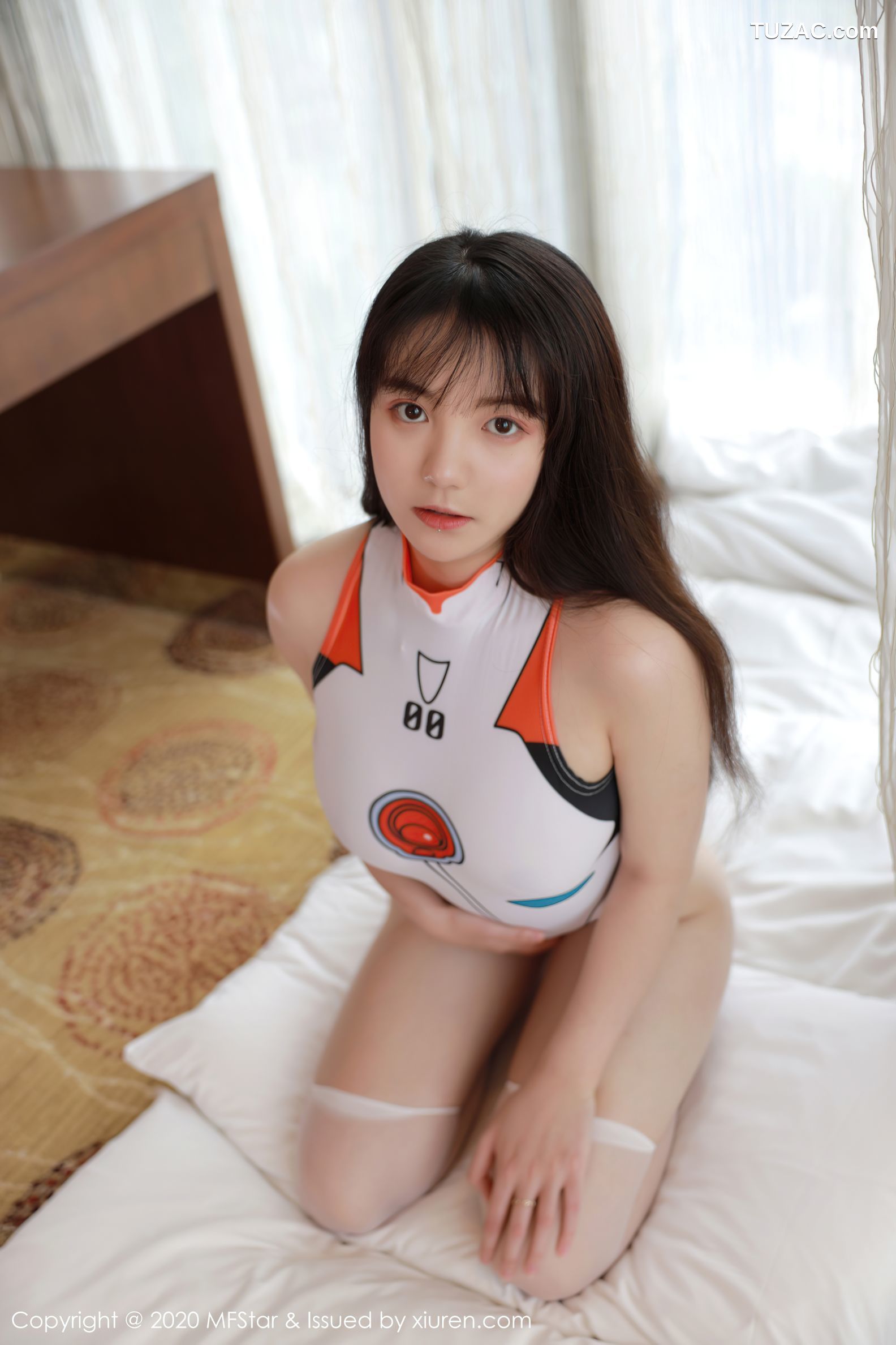 MFStar模范学院-389-揉揉肉肉-清甜可人白色紧身私房写真-2020.09.18