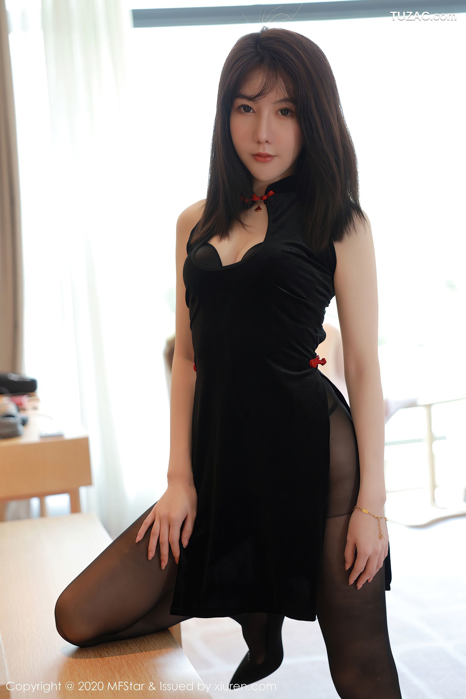 MFStar模范学院-402-薛琪琪sandy-高开叉的黑色礼裙与极致魅惑黑丝