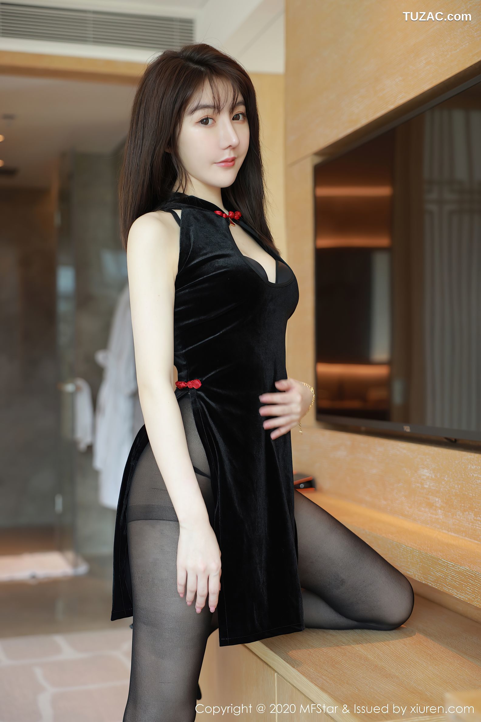 MFStar模范学院-402-薛琪琪sandy-高开叉的黑色礼裙与极致魅惑黑丝