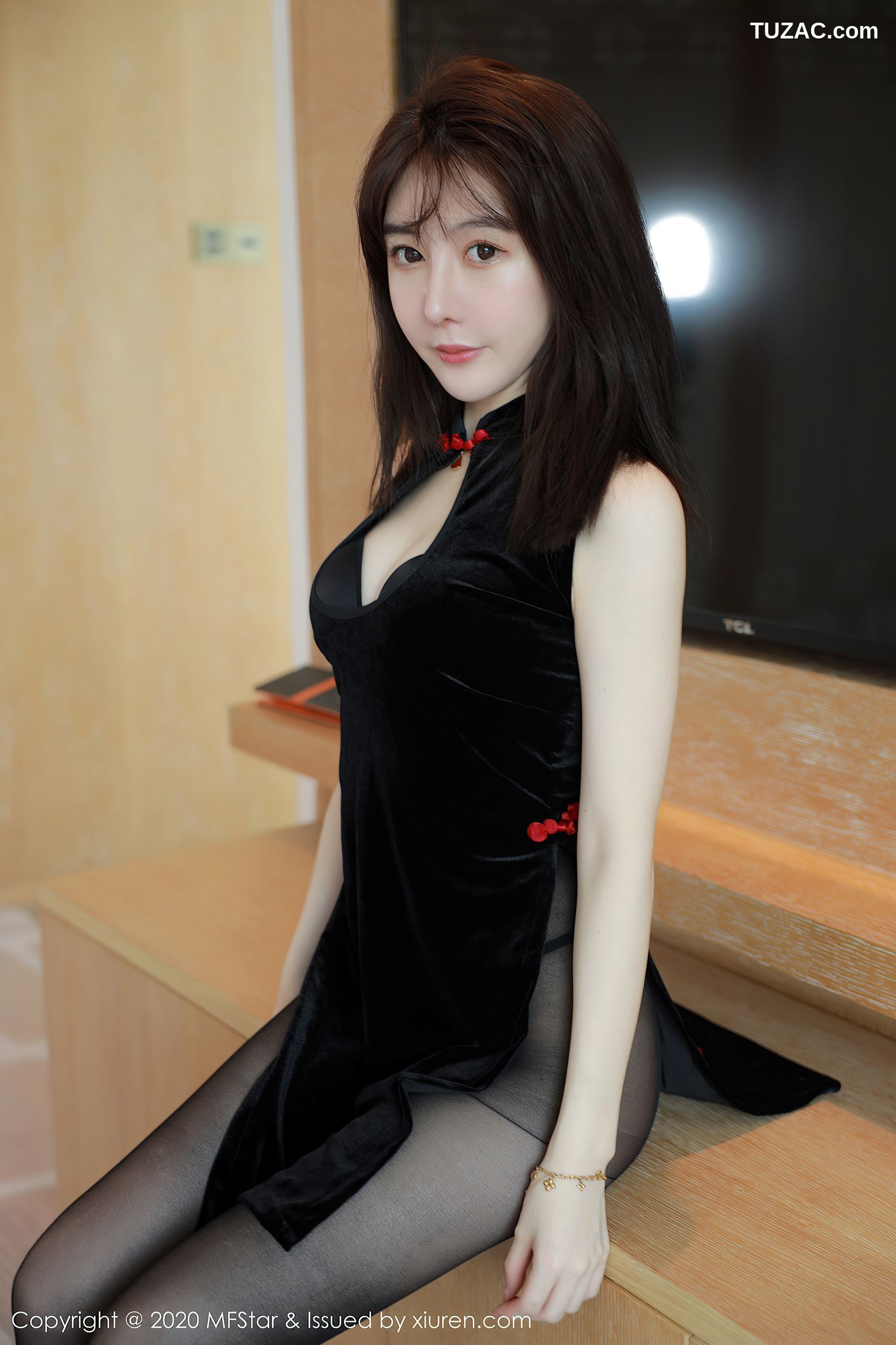 MFStar模范学院-402-薛琪琪sandy-高开叉的黑色礼裙与极致魅惑黑丝