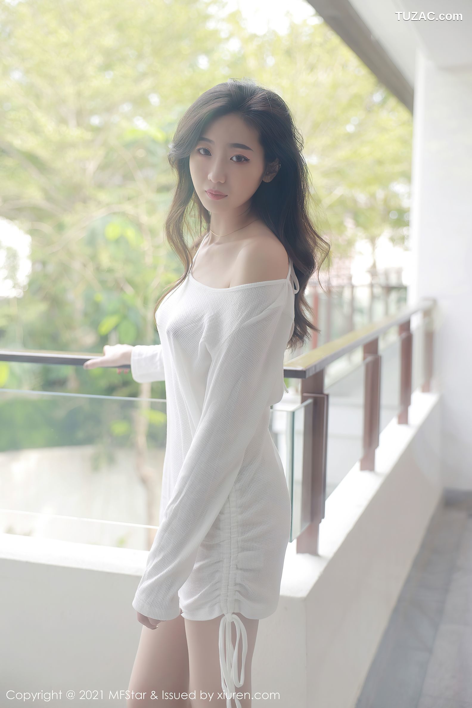 MFStar模范学院-446-安琪Yee-三亚旅拍-薄透白色上衣朦胧肉丝-2021.01.25