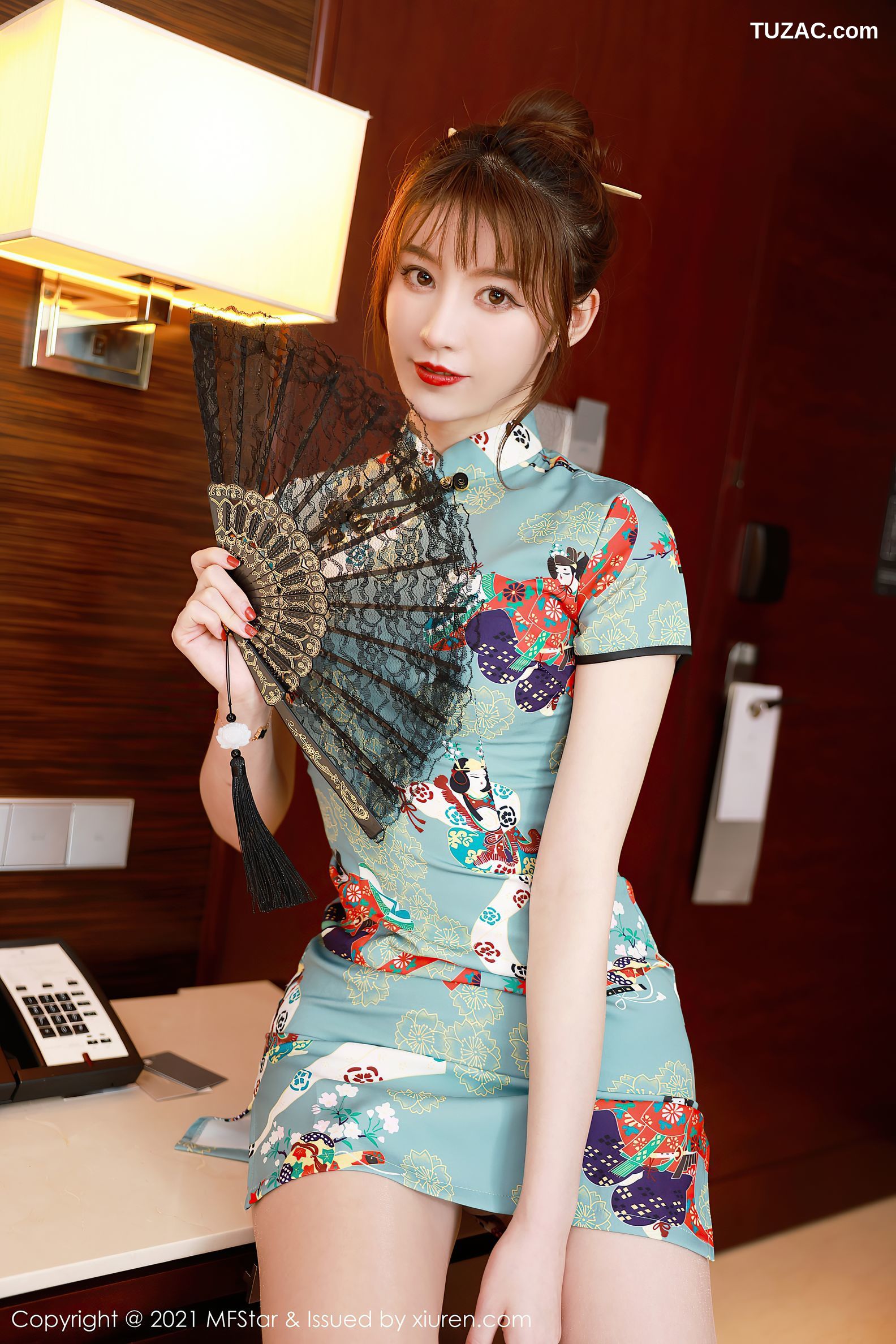 MFStar模范学院-471-Yoo优优-三亚旅拍古韵旗袍肉丝-2021.03.19