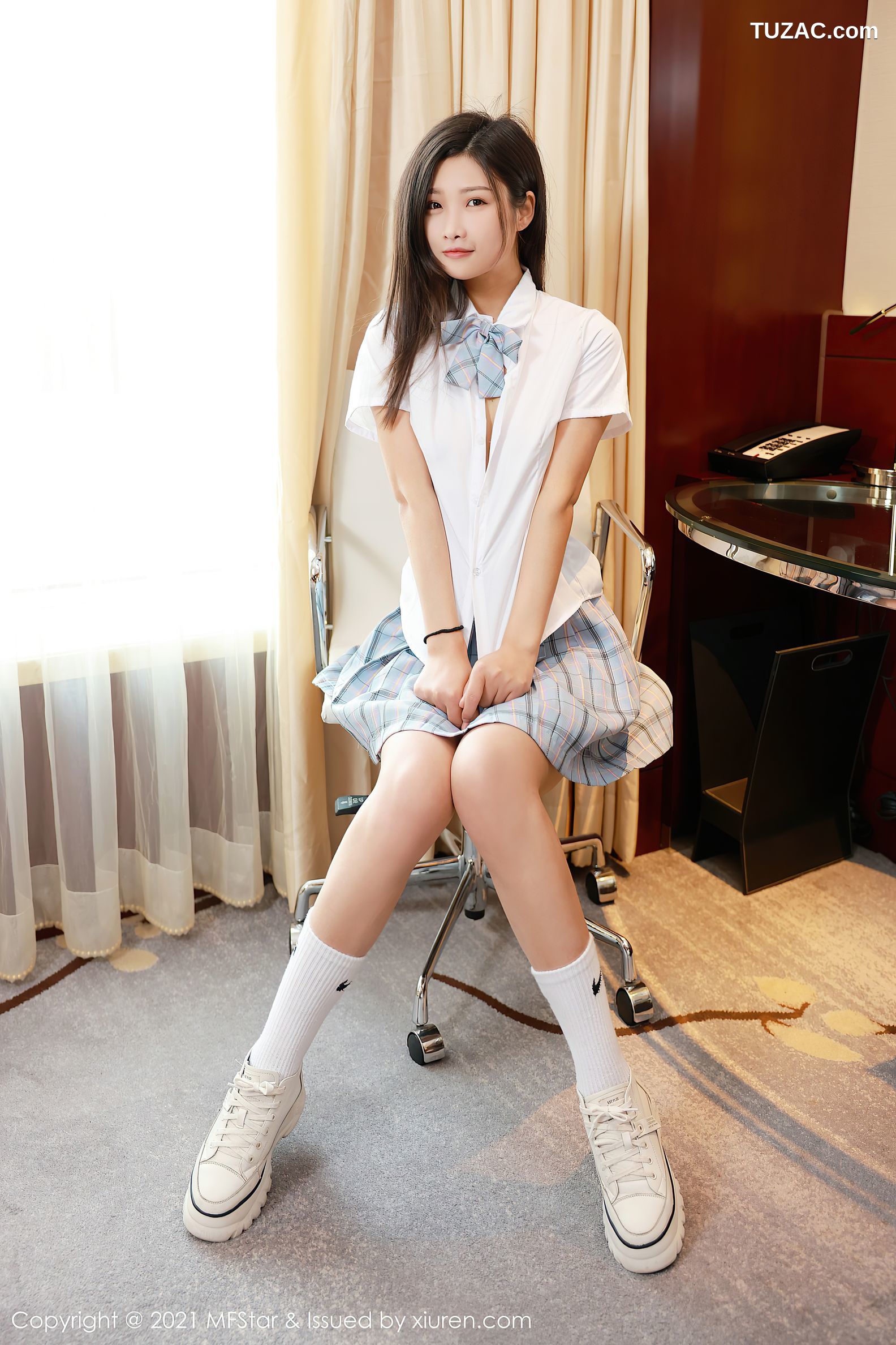 MFStar模范学院-477-星萌-经典JK制服主题白嫩翘臀-2021.04.06