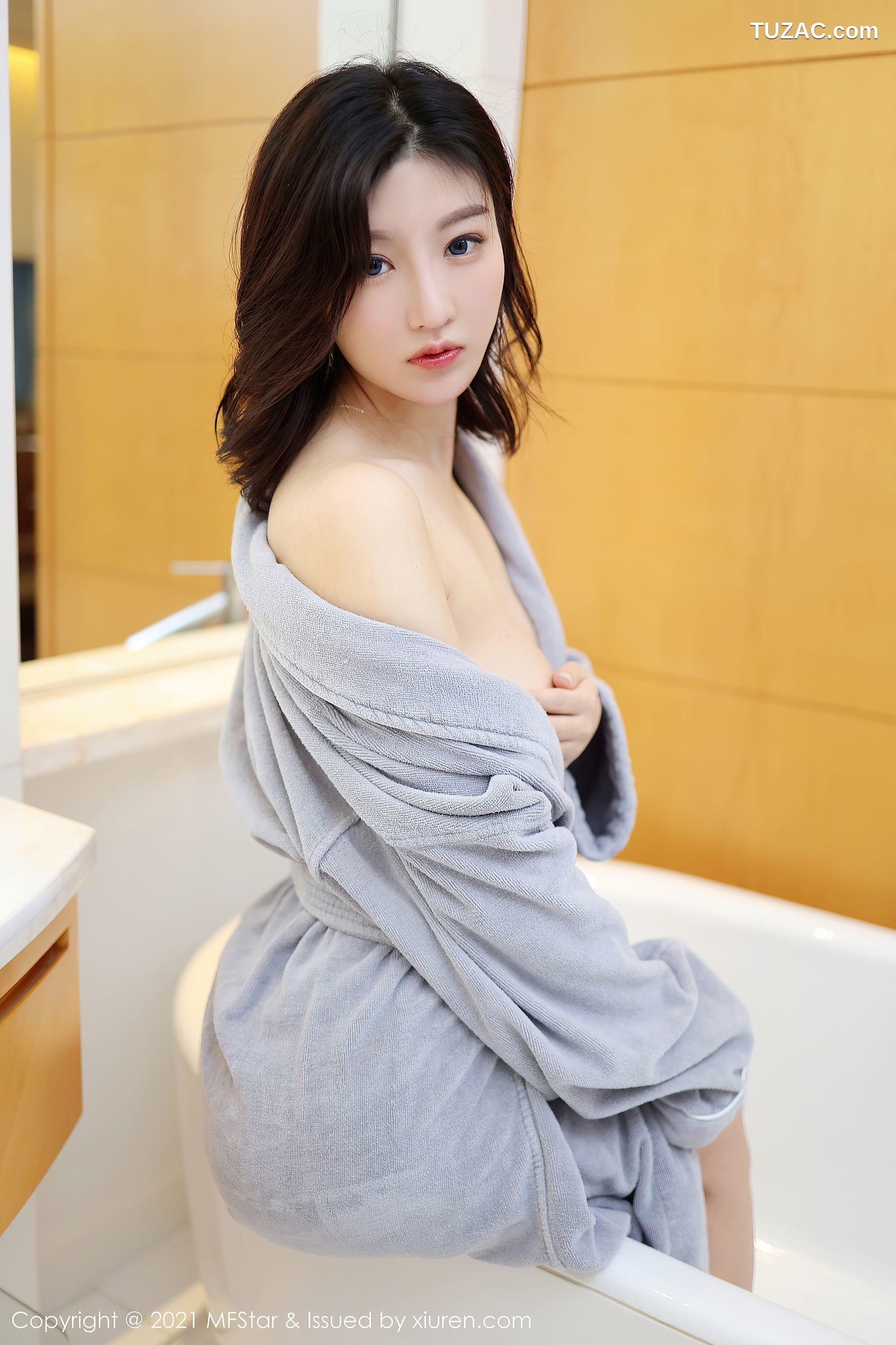 MFStar模范学院-478-人间荒糖-灰色睡袍真空-2021.04.07