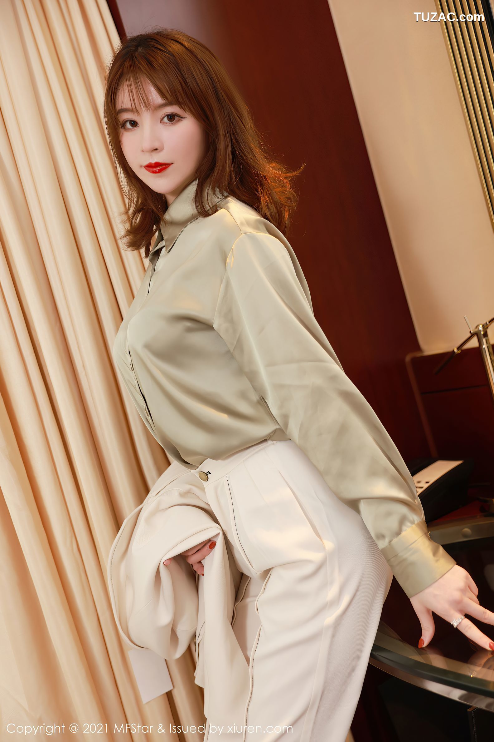 MFStar模范学院-485-Yoo优优-职场西装豹纹内衣-2021.04.23