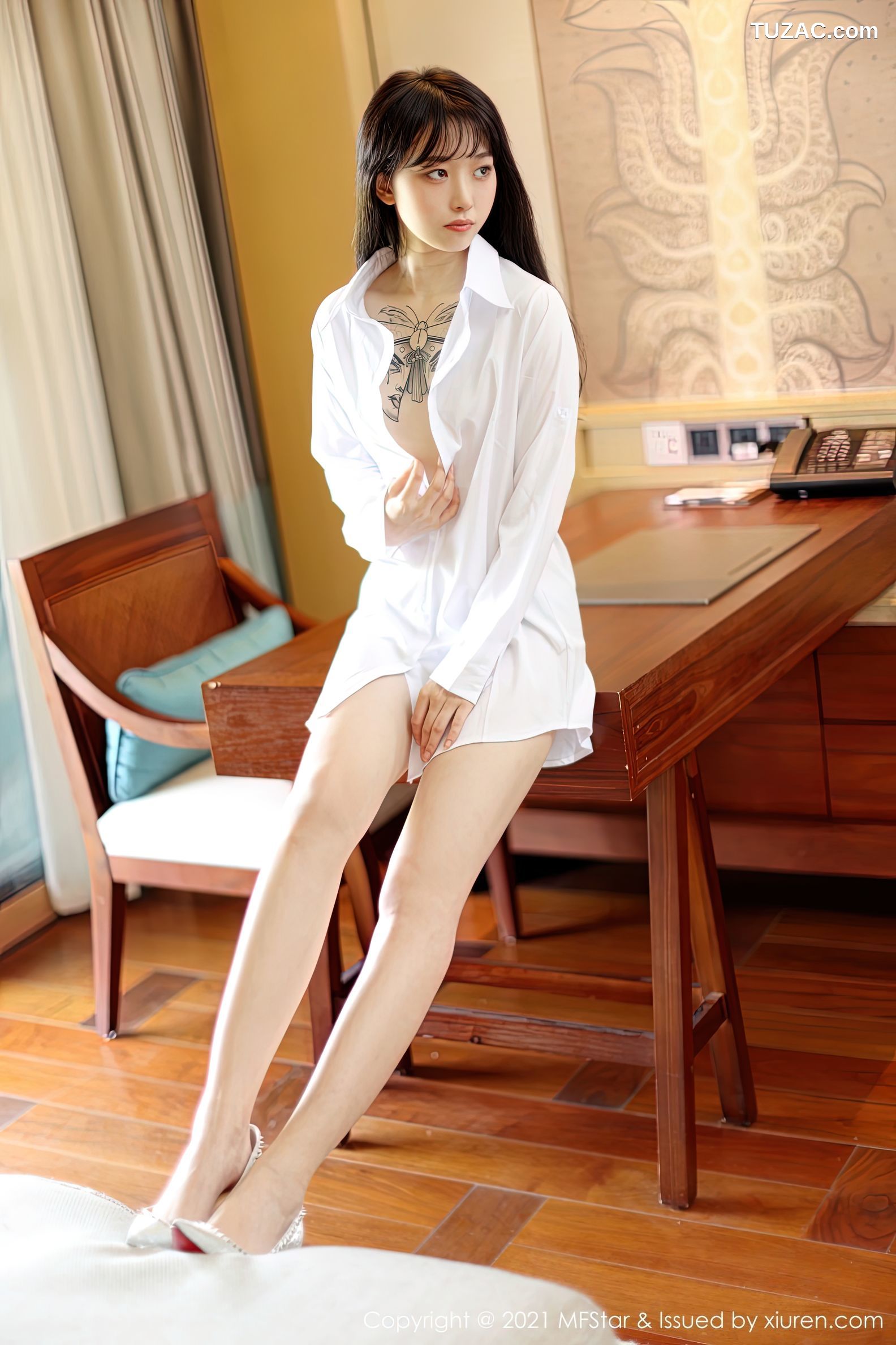 MFStar模范学院-488-奶瓶子-丽江旅拍真空白衬衣-2021.04.28