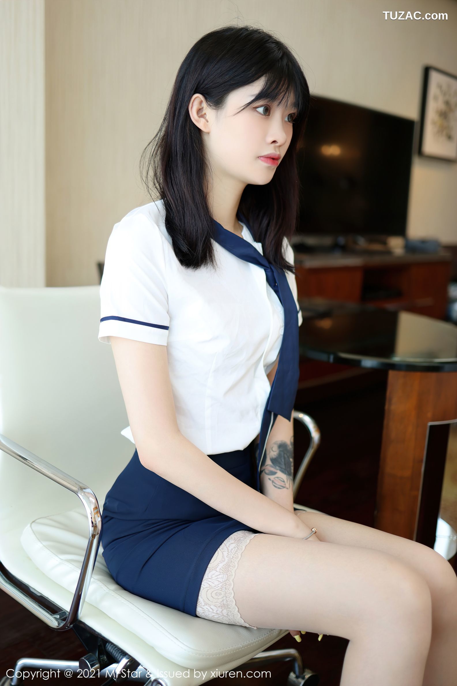 MFStar模范学院-516-77qiqi-校园风格学生装短裙肉色蕾丝袜-2021.07.23