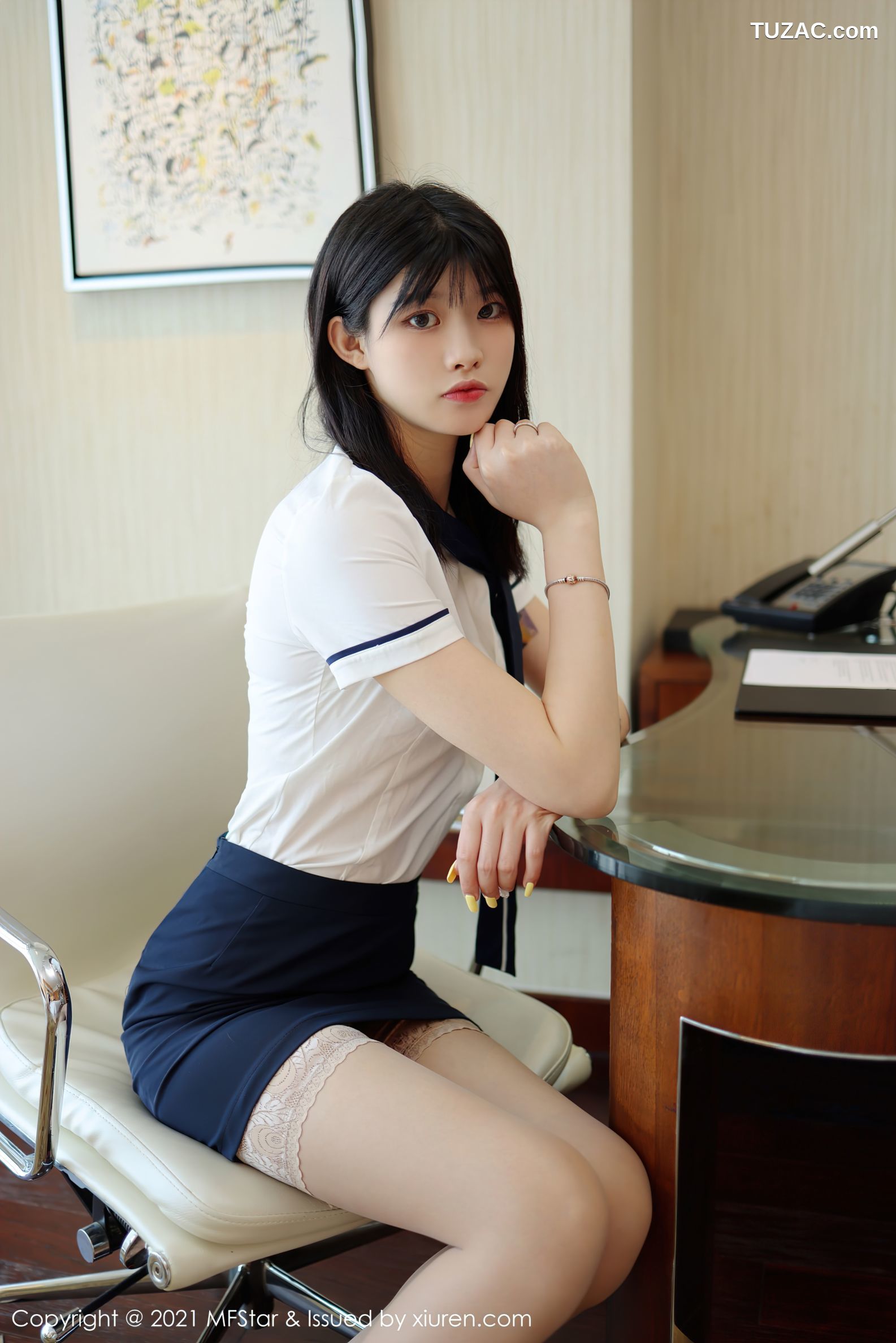 MFStar模范学院-516-77qiqi-校园风格学生装短裙肉色蕾丝袜-2021.07.23