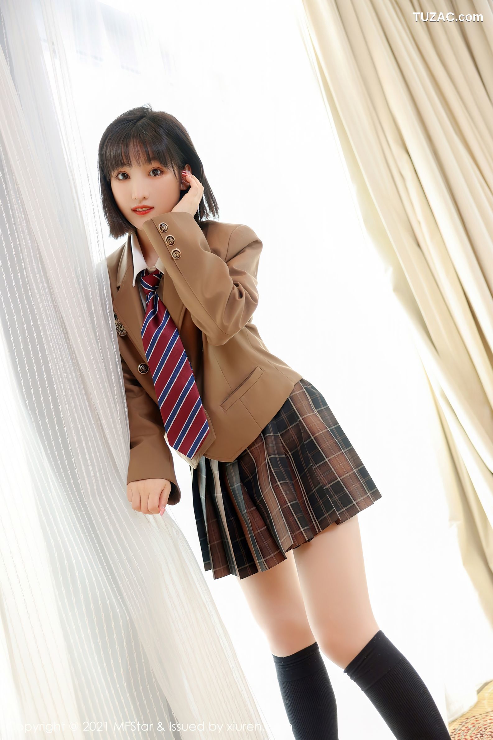 MFStar模范学院-543-甜筒晓彤-居家女友主题粉色内衣肉丝-2021.11.29