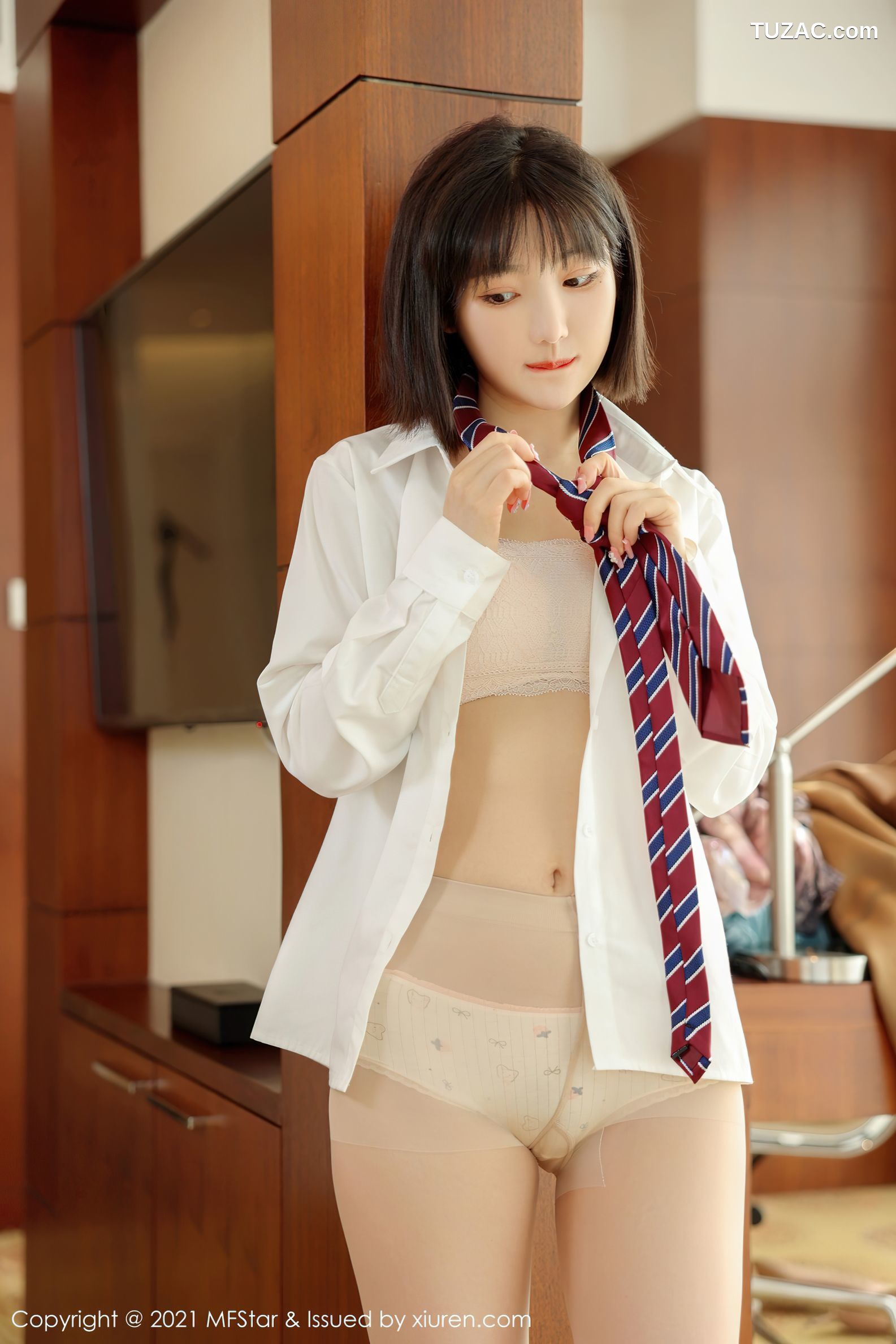 MFStar模范学院-543-甜筒晓彤-居家女友主题粉色内衣肉丝-2021.11.29