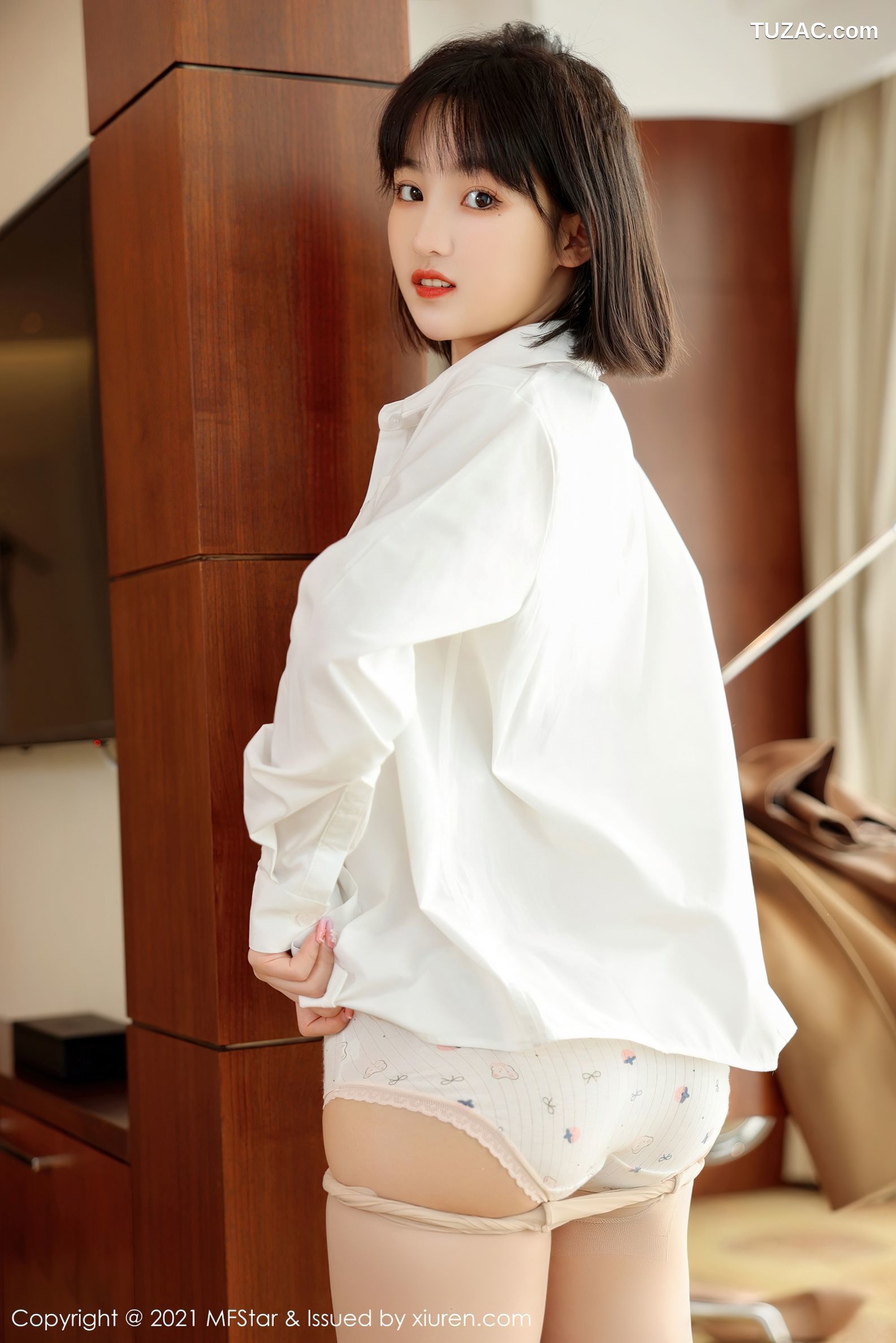 MFStar模范学院-543-甜筒晓彤-居家女友主题粉色内衣肉丝-2021.11.29