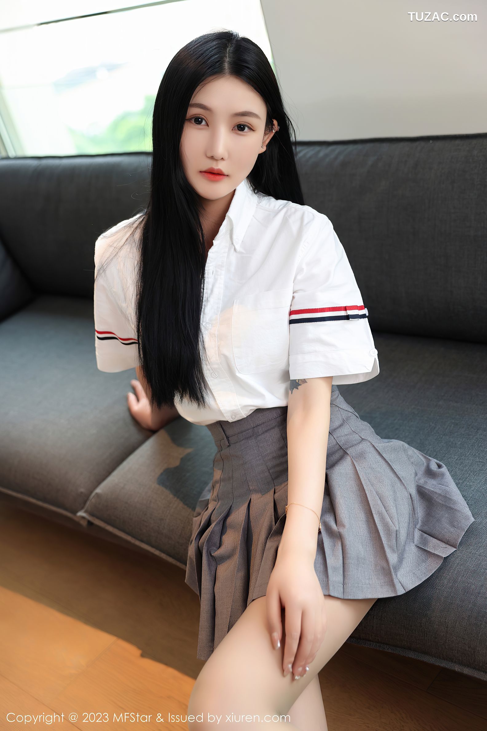 MFStar模范学院-578-Ai西西里-灰色短裙-白色蕾丝内衣