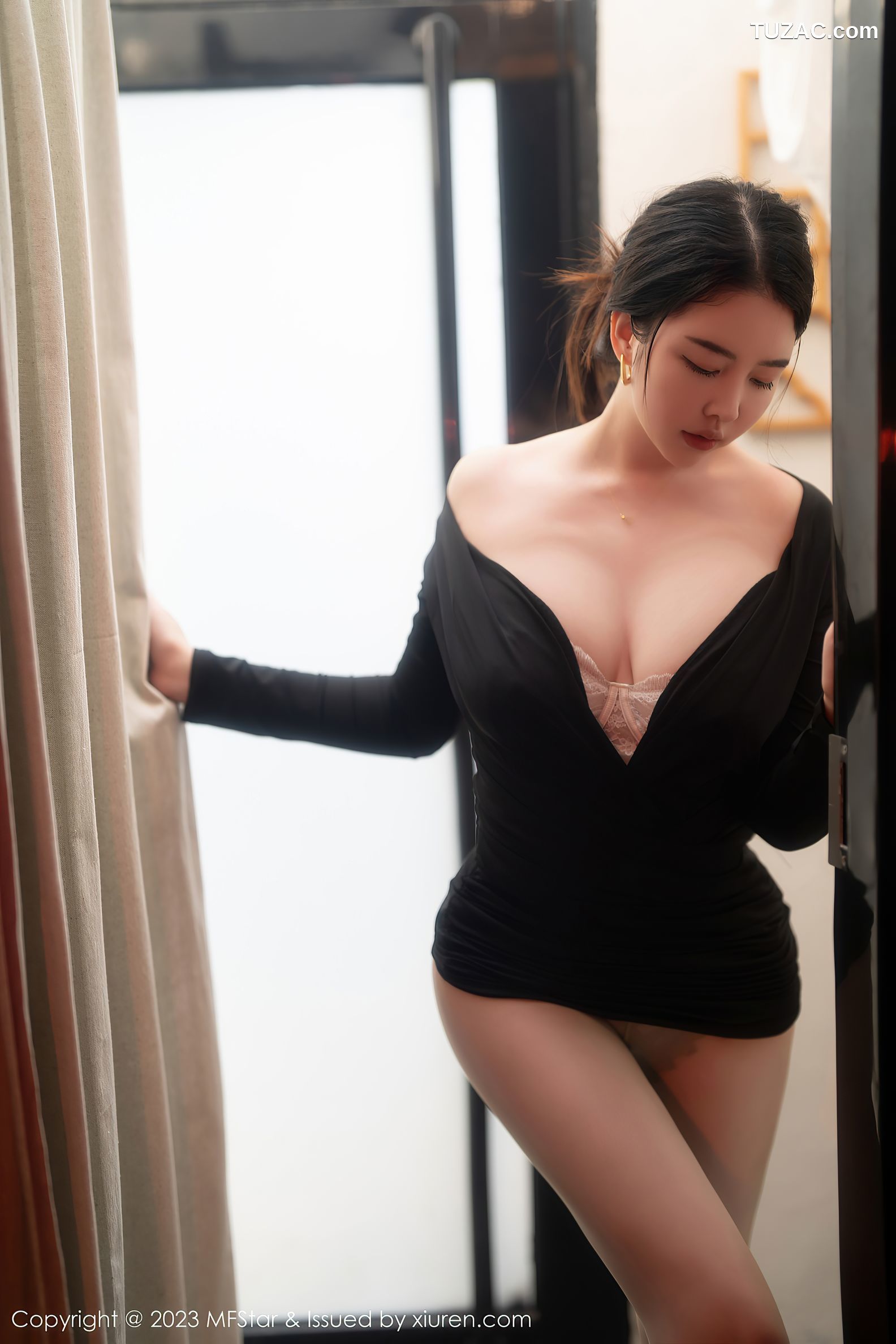 MFStar模范学院-596-樱桃小犊子-黑色低胸服超薄魅惑黑丝