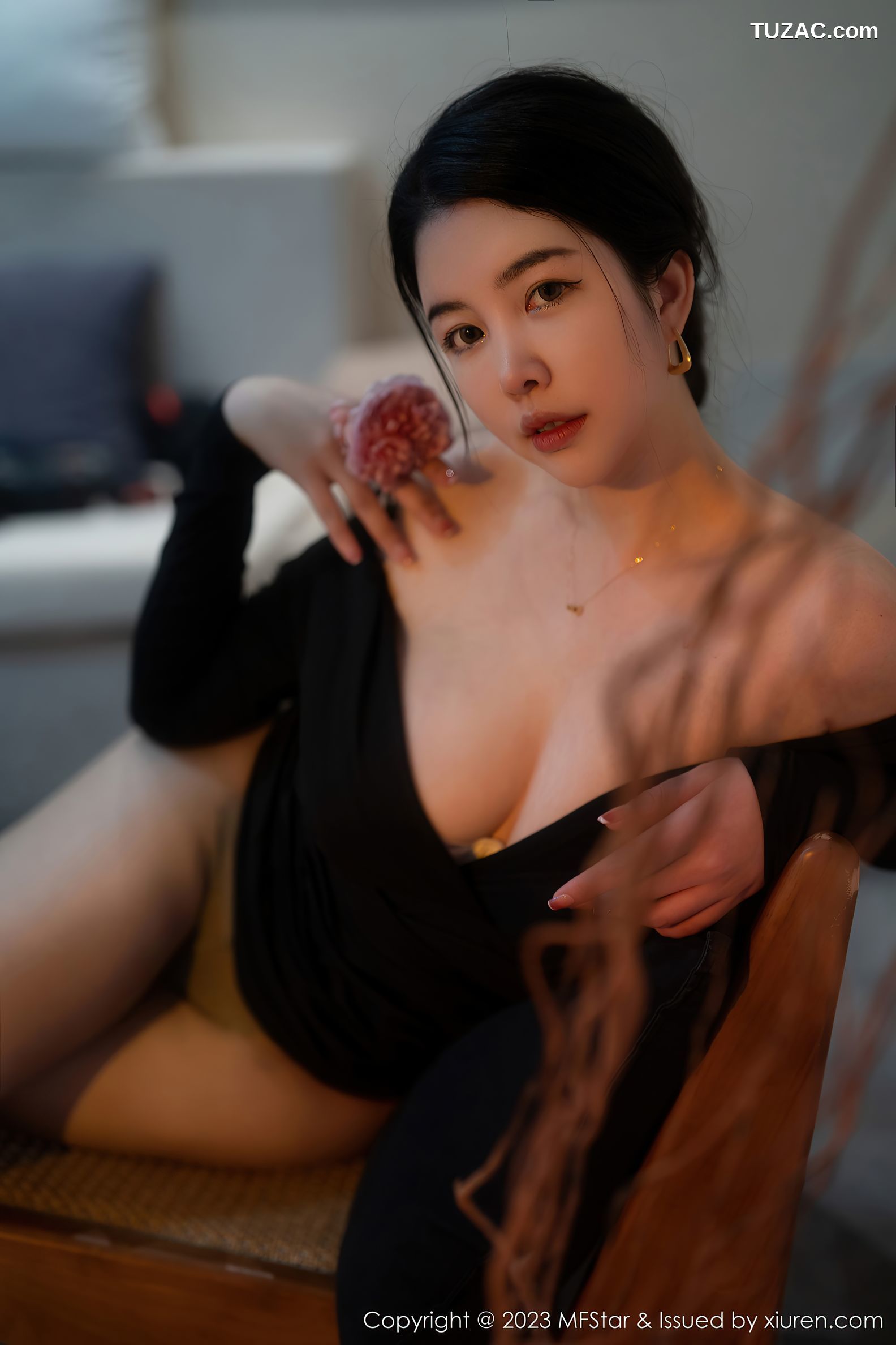 MFStar模范学院-596-樱桃小犊子-黑色低胸服超薄魅惑黑丝