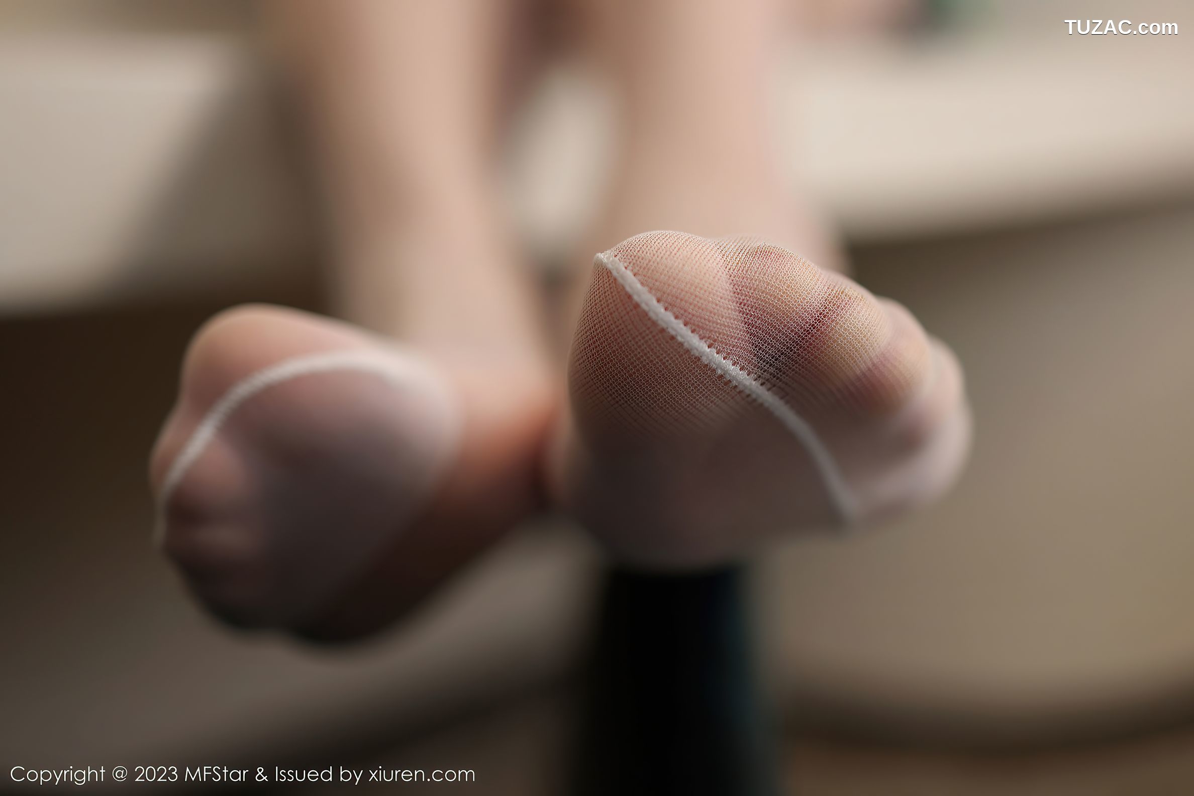 MFStar模范学院-602-汐汐爱吃草莓-绿色棒球服-蓝色短裙