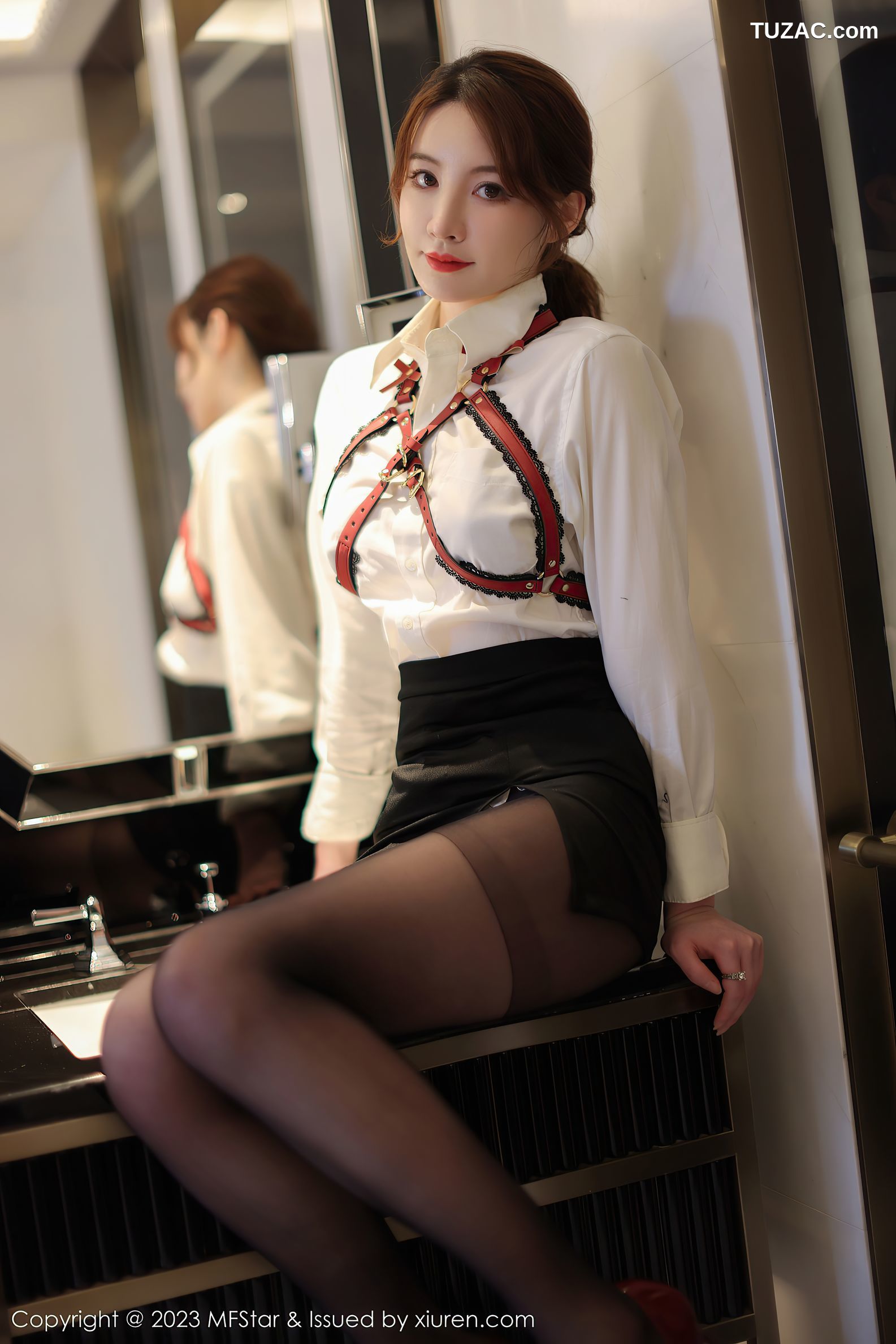 MFStar模范学院-615-yoo优优-情趣白衬衫黑色短裙