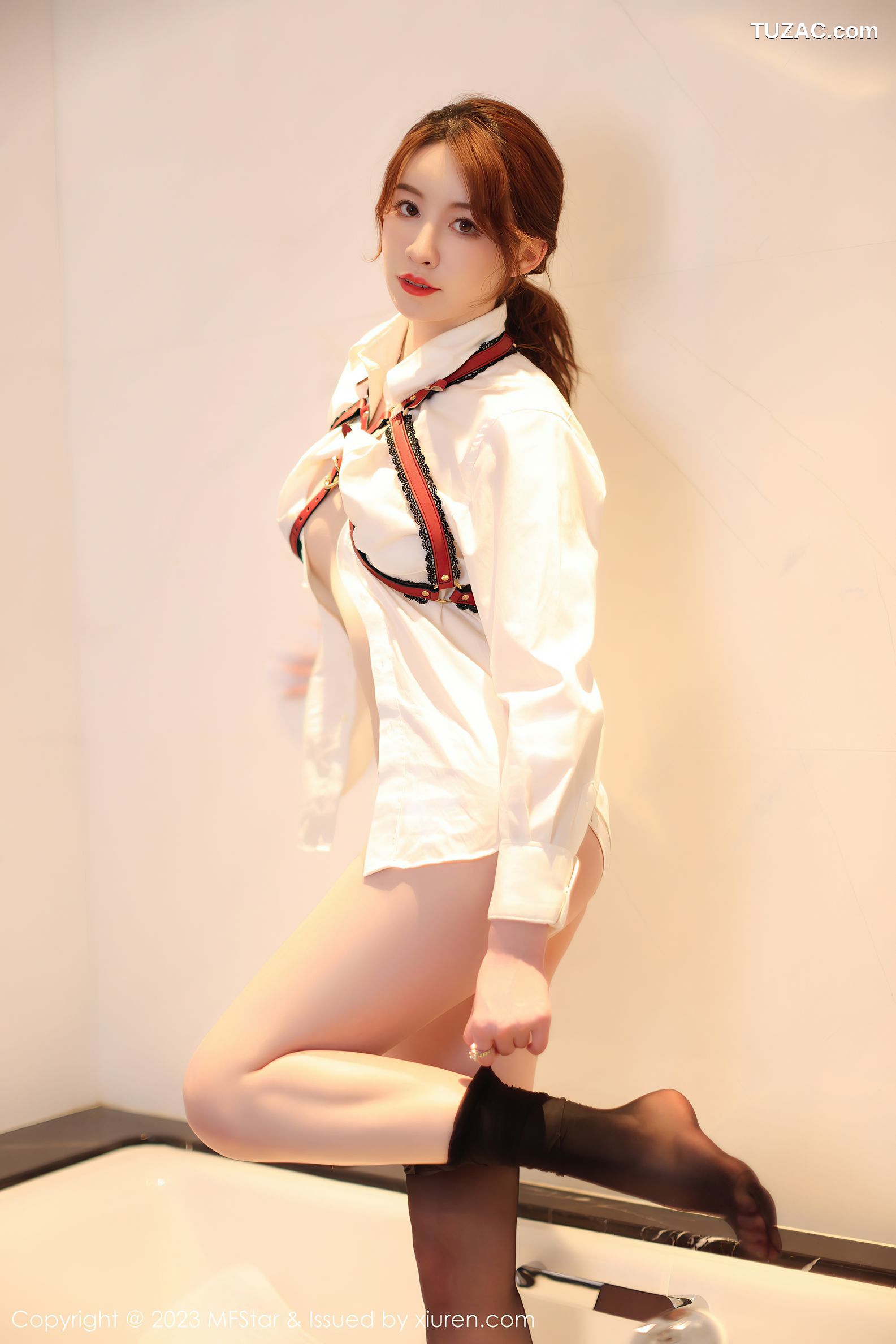 MFStar模范学院-615-yoo优优-情趣白衬衫黑色短裙