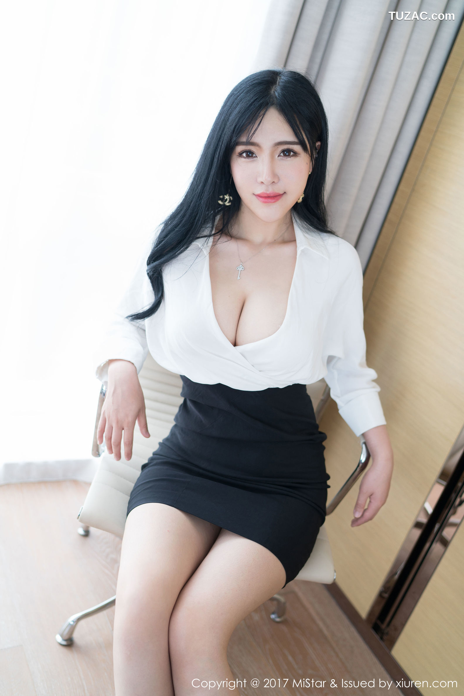 MiStar魅妍社-172-刘钰儿-《性感OL秘书系列》-2017.06.07