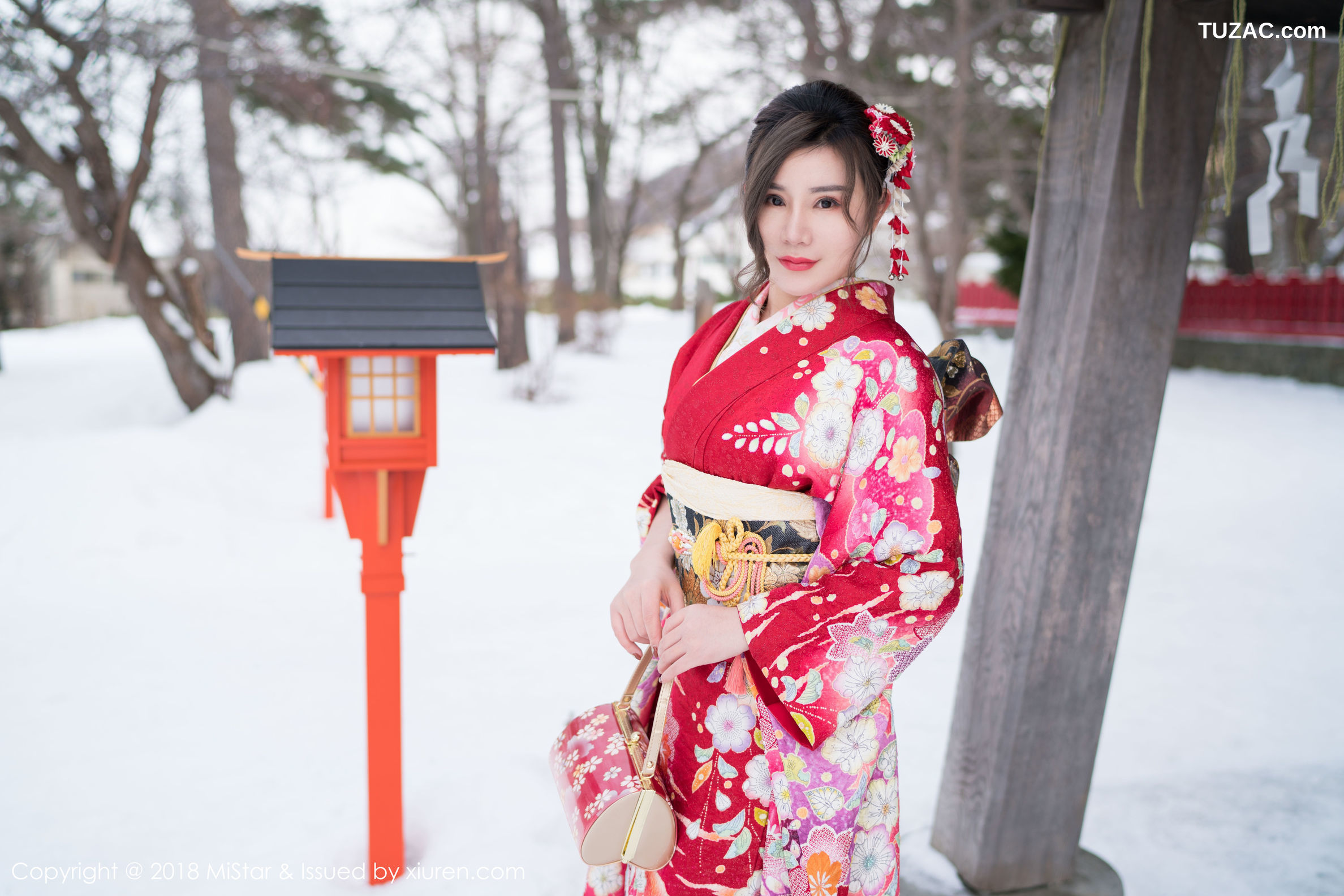 MiStar魅妍社-228-小奶昔Kyra-《白衬衫黑丝吊袜》-2018.06.15