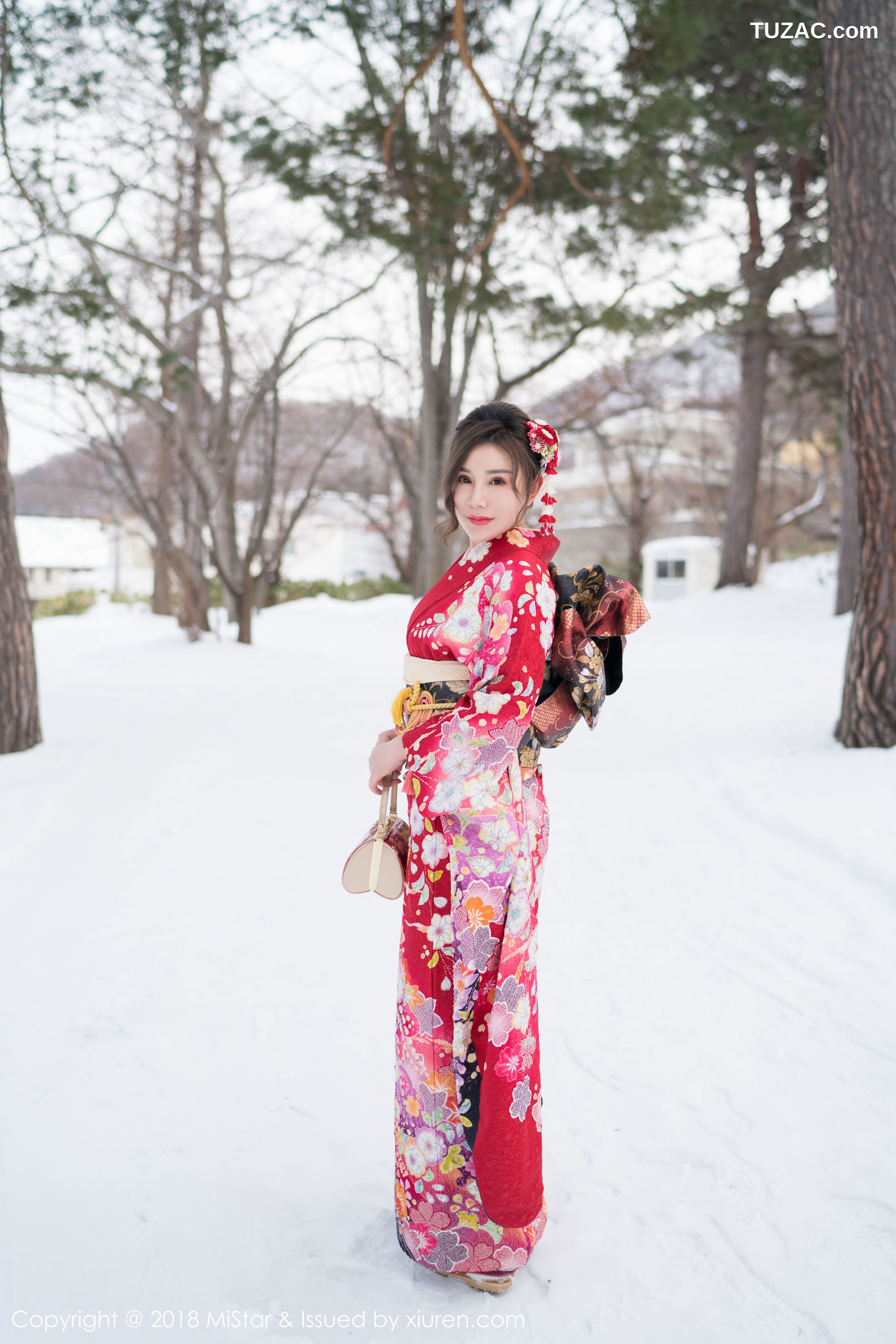 MiStar魅妍社-228-小奶昔Kyra-《白衬衫黑丝吊袜》-2018.06.15