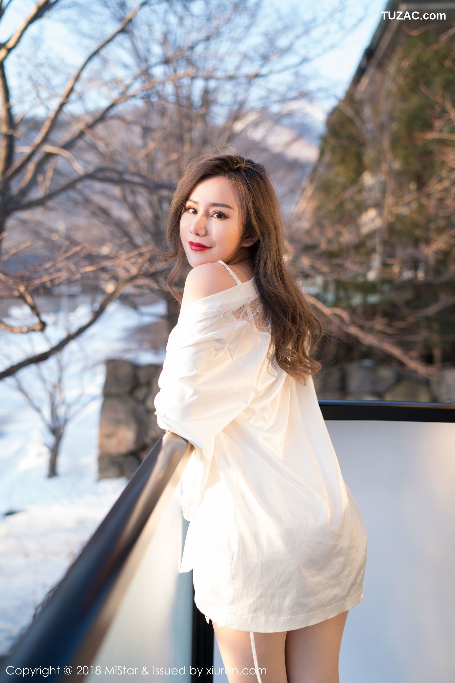 MiStar魅妍社-228-小奶昔Kyra-《白衬衫黑丝吊袜》-2018.06.15