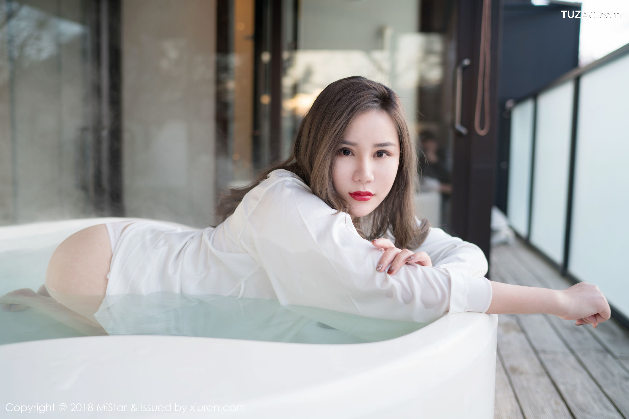 MiStar魅妍社-228-小奶昔Kyra-《白衬衫黑丝吊袜》-2018.06.15