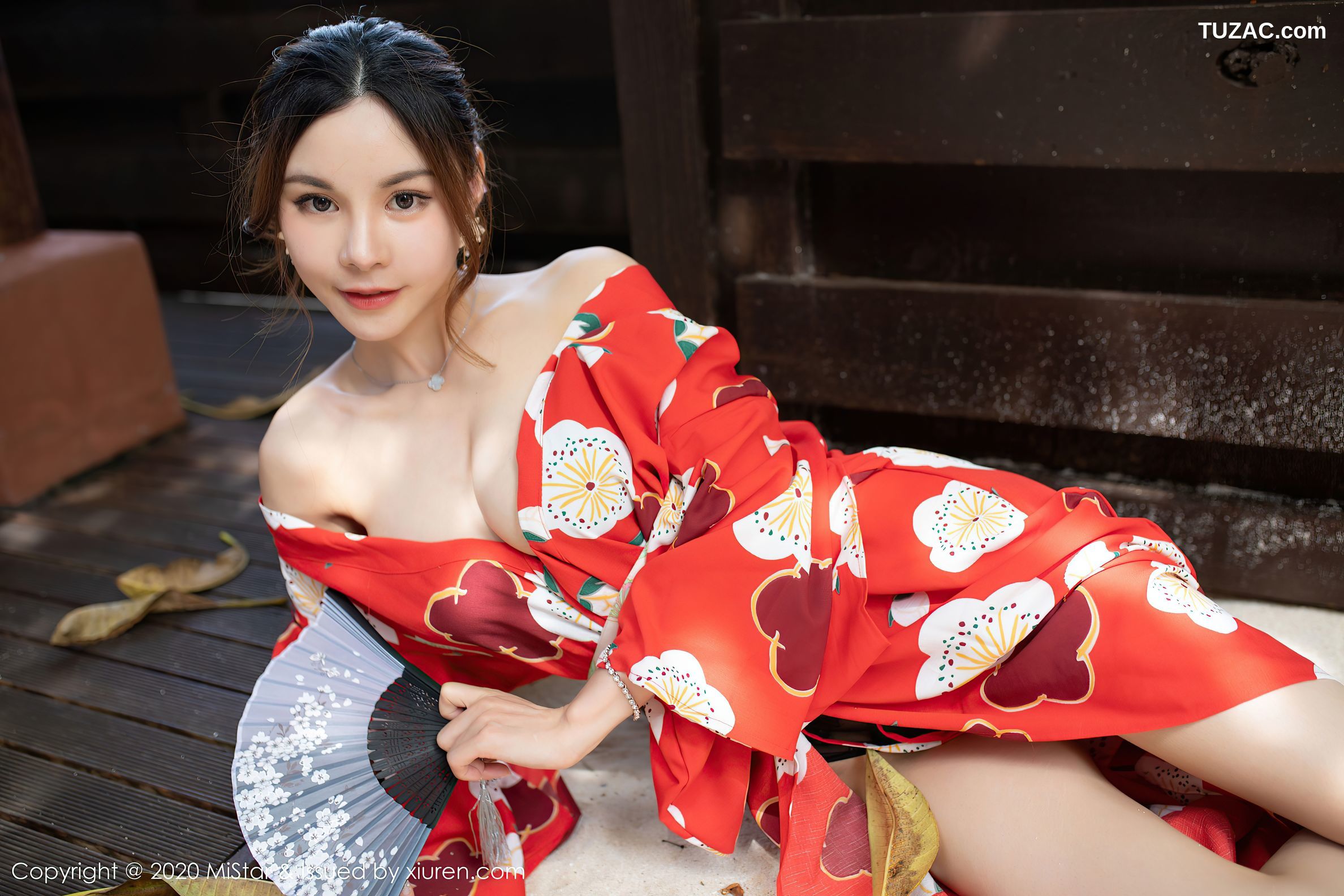 MiStar魅妍社-326-沈佳熹-红色和服酥胸美腿-2020.12.03