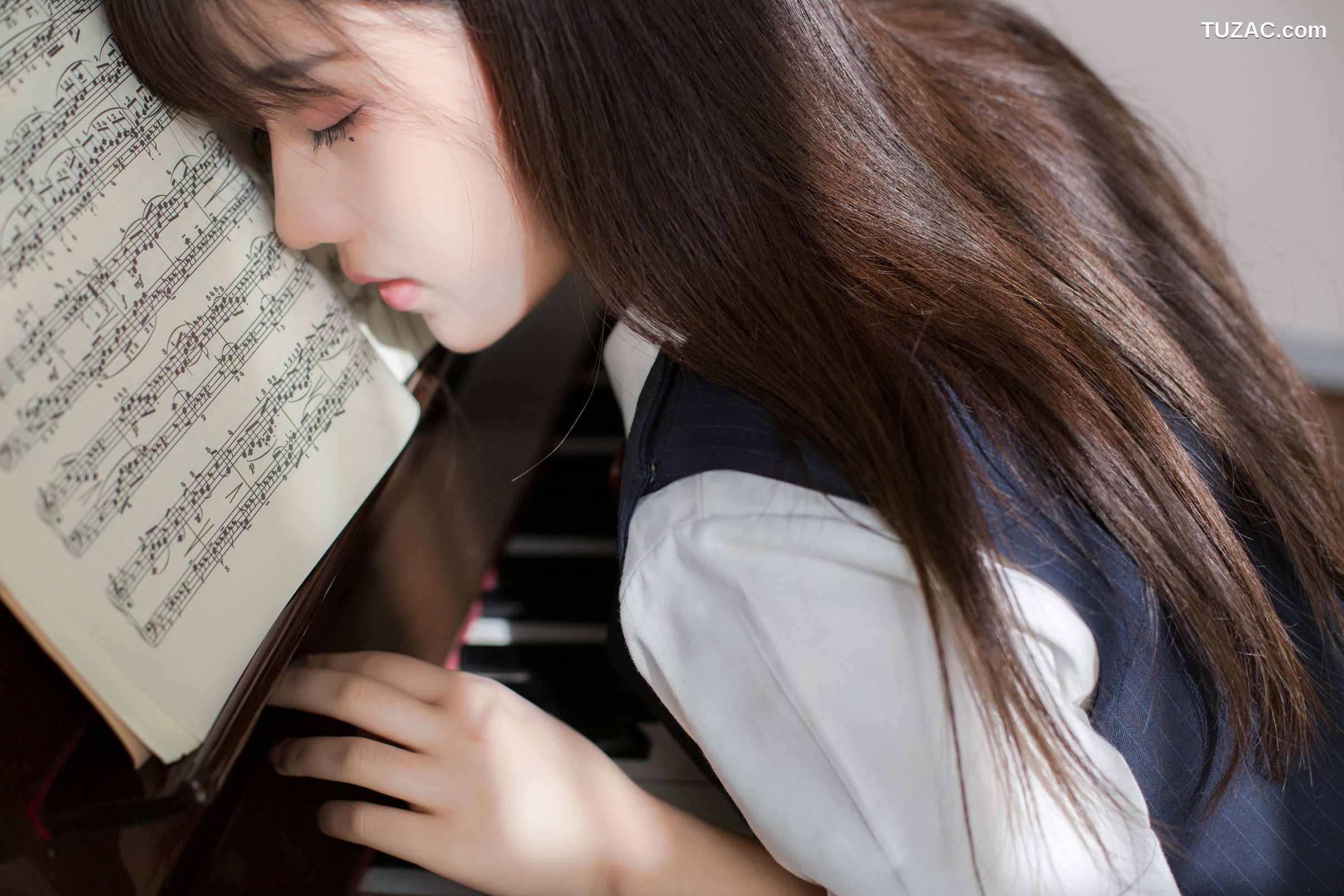 MTCos喵糖映画-Vol.004-《文静学妹》