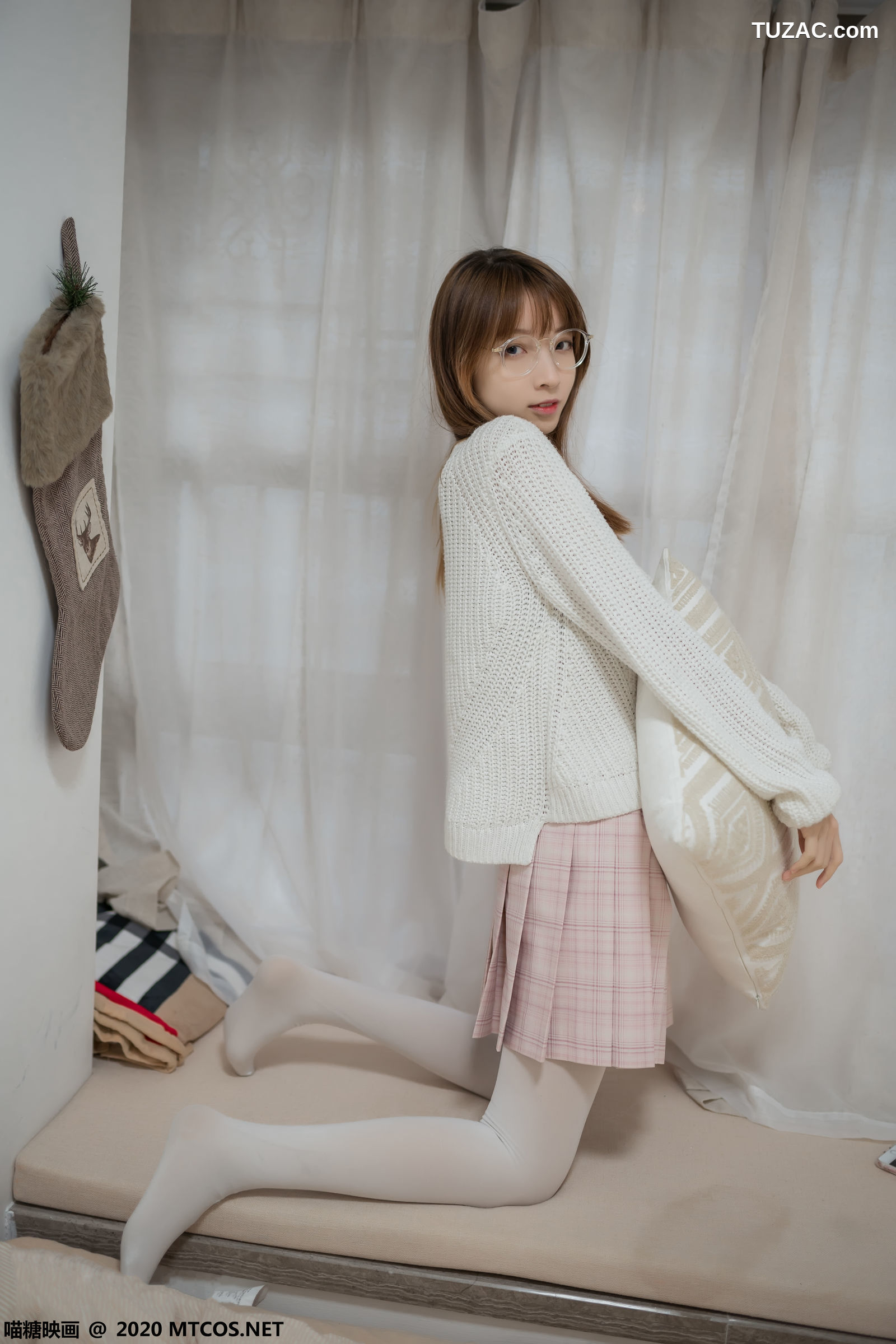 MTCos喵糖映画-Vol.077-《粉格裙的眼睛娘》