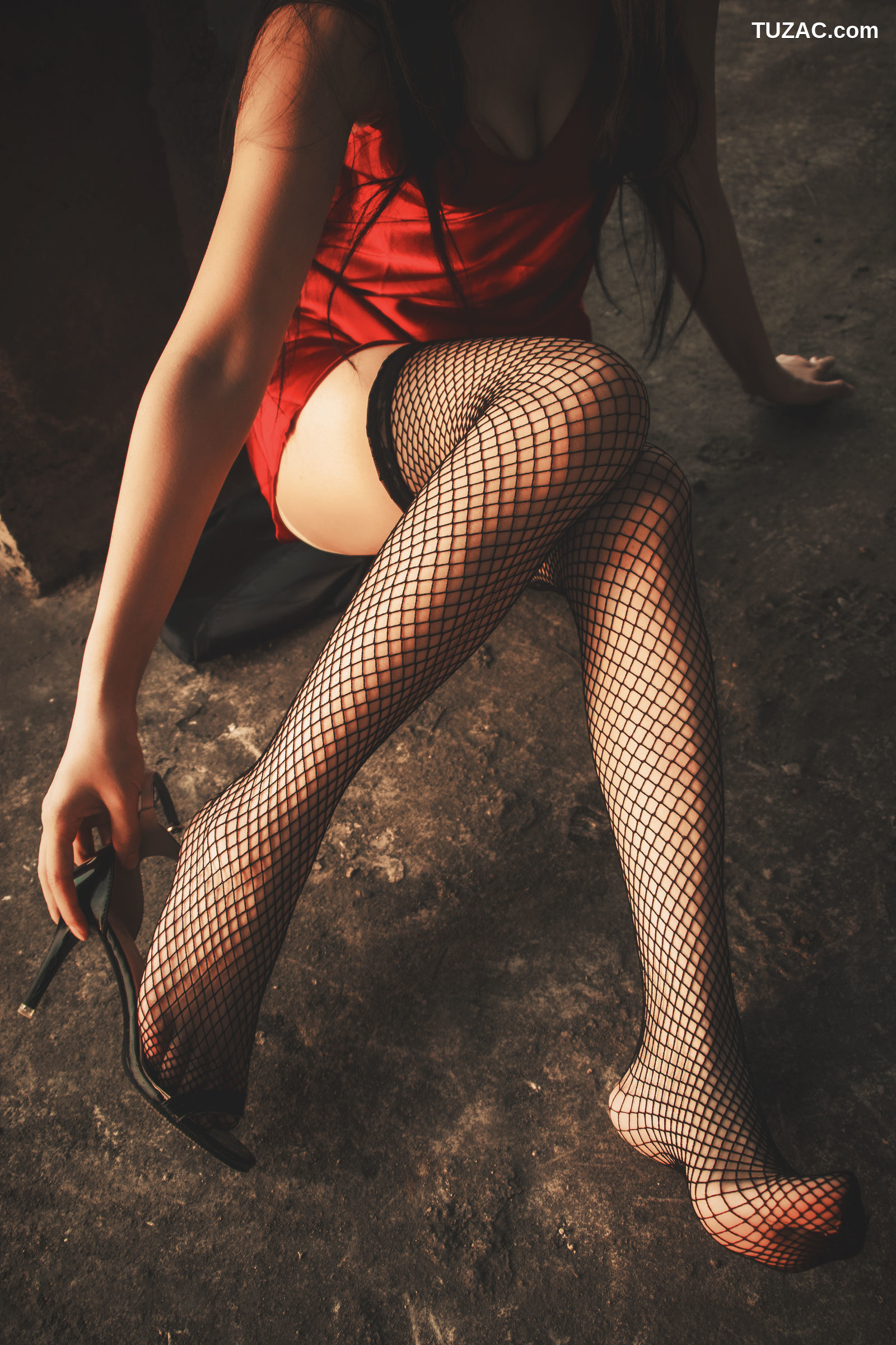 MTCos喵糖映画-Vol.394-《红色吊带裙》