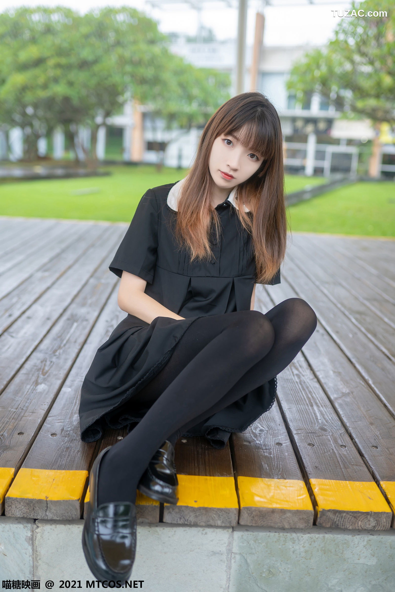 MTCos喵糖映画-Vol.423-《黑裙黑袜》