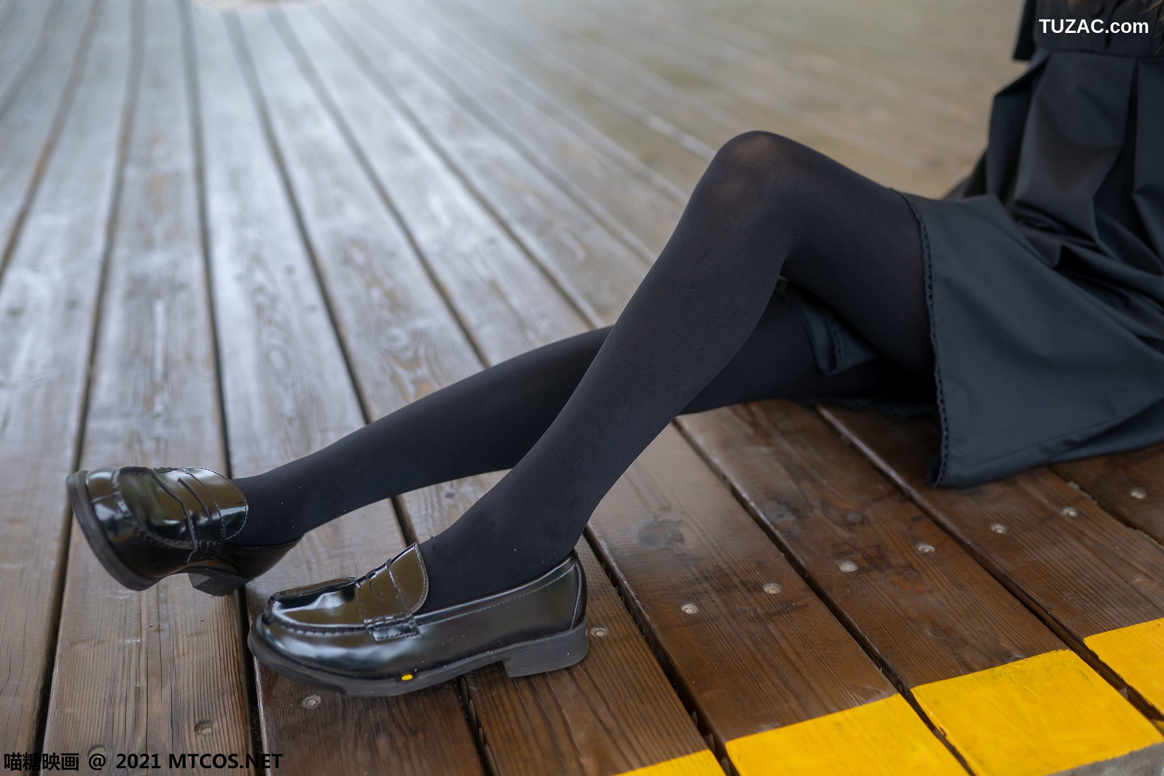 MTCos喵糖映画-Vol.423-《黑裙黑袜》