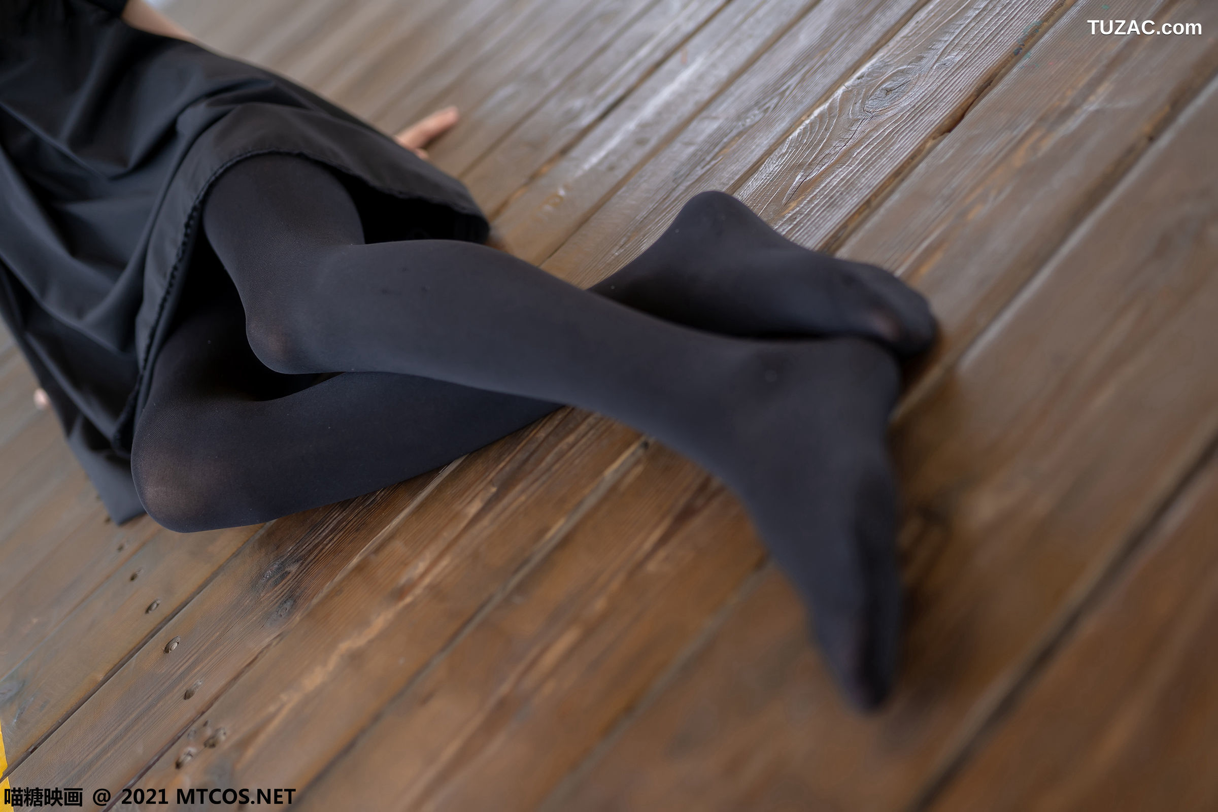 MTCos喵糖映画-Vol.423-《黑裙黑袜》