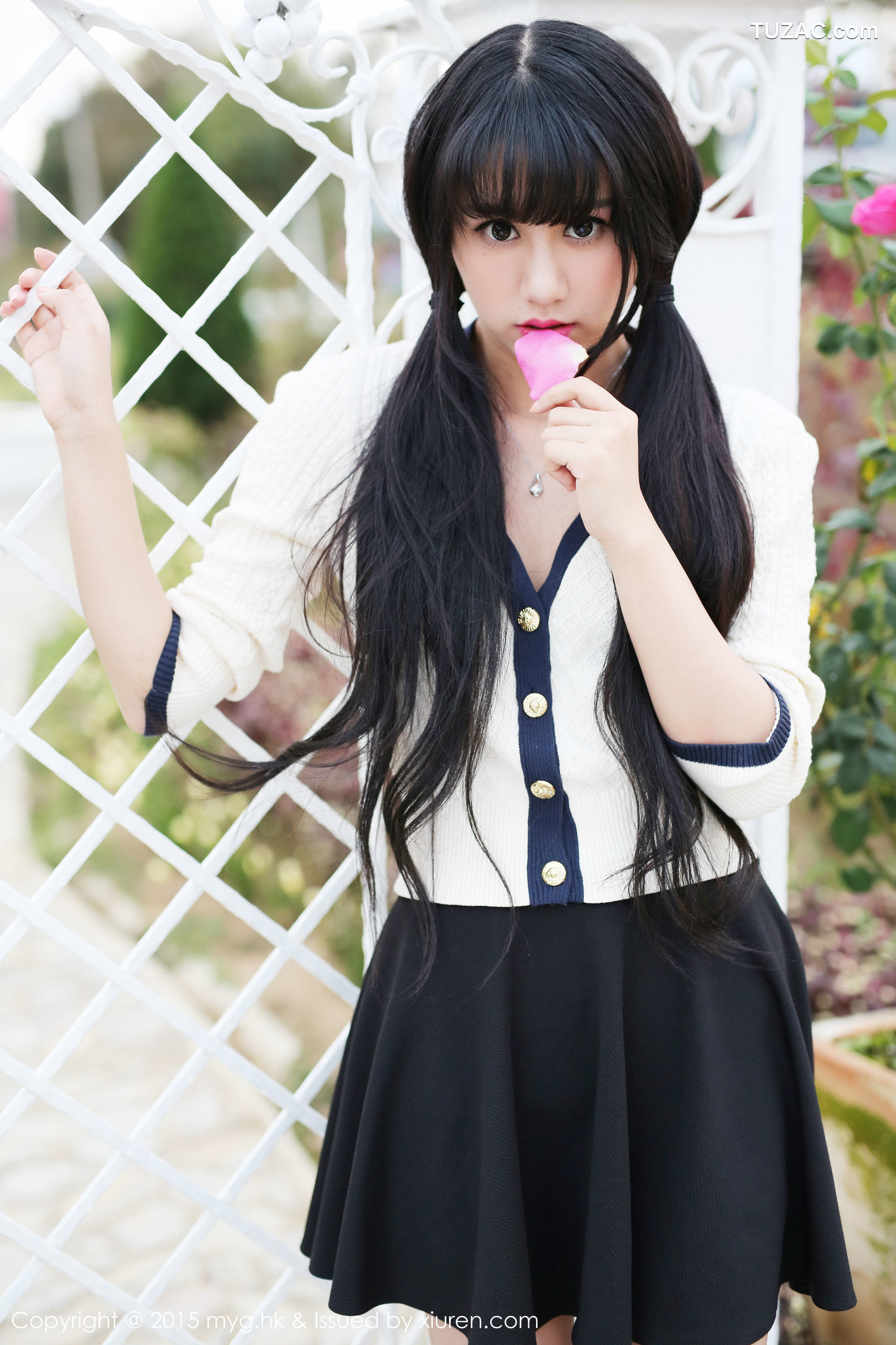 MyGirl美媛馆-102-杨晓青儿-《丁字裤翘臀-街拍系列》-2015.02.27