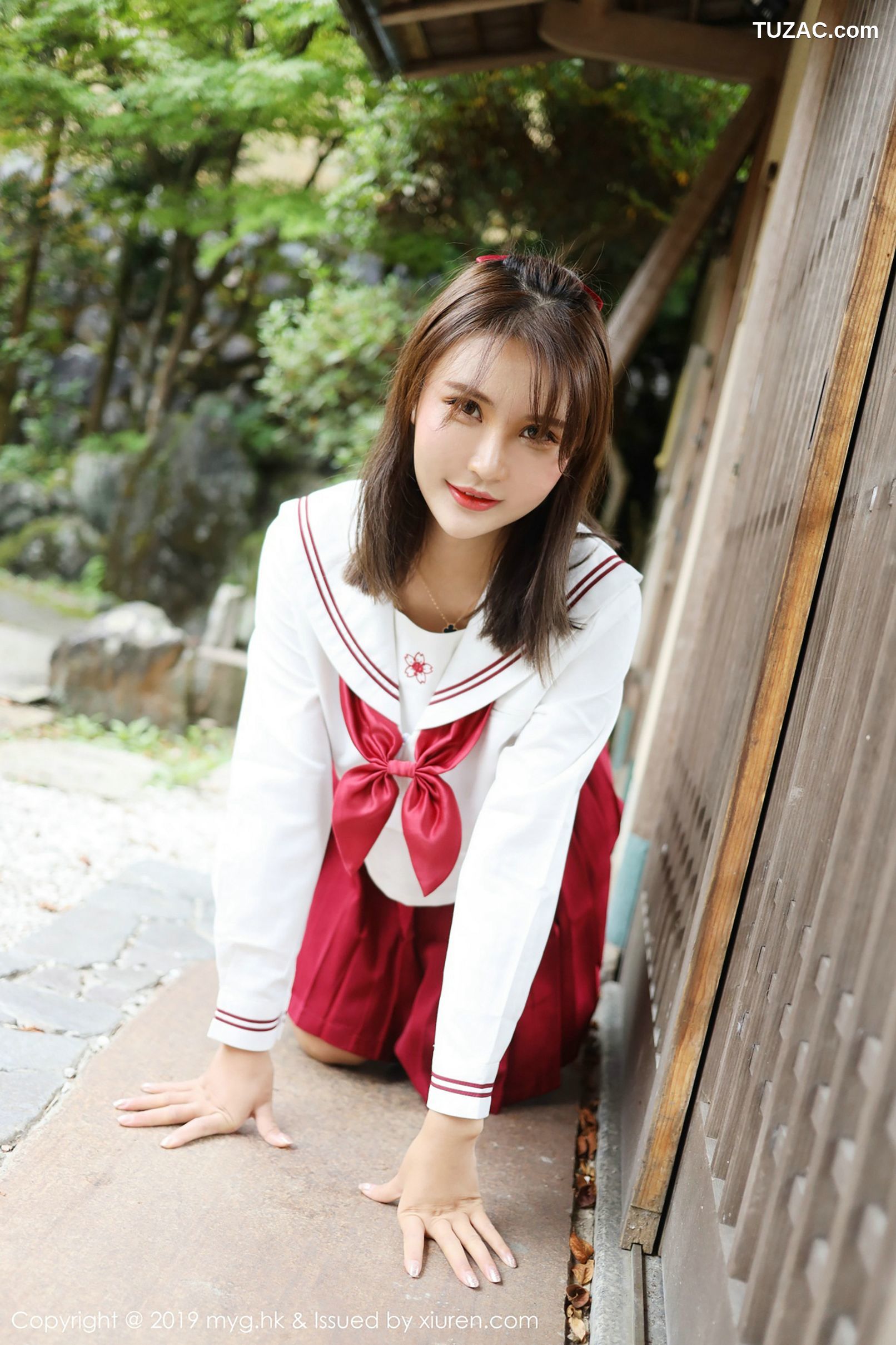 MyGirl美媛馆-341-尹菲-《户外拍摄的学生制服系列》-2019.01.16