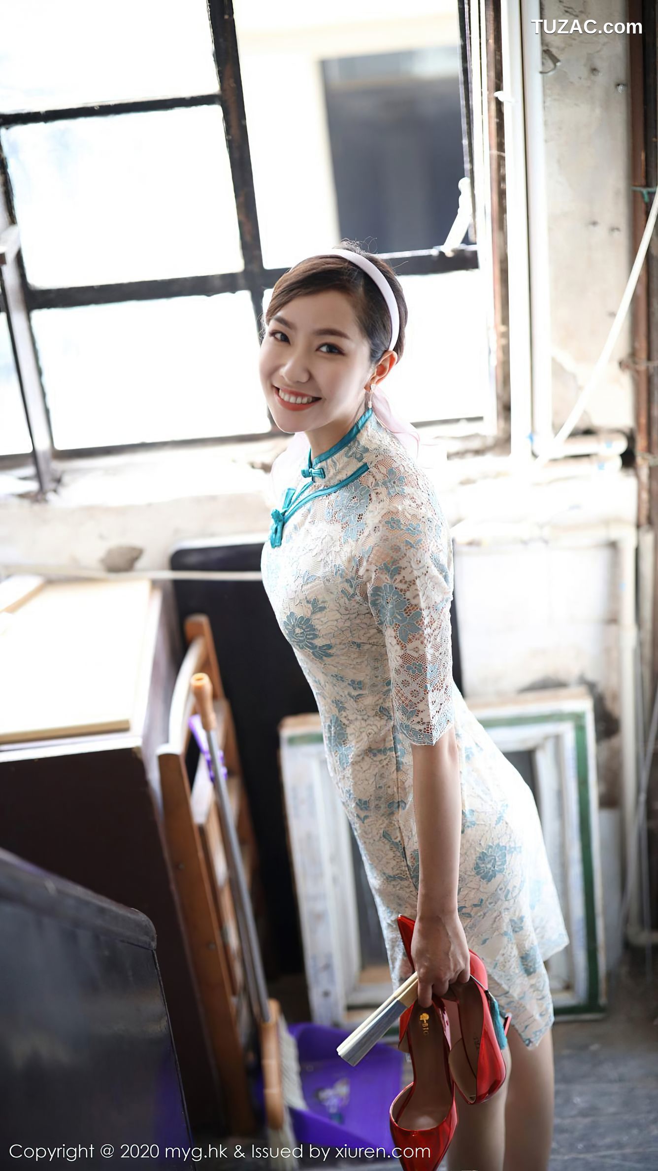 MyGirl美媛馆-446-方子萱-《古典韵味旗袍与现代丝袜》-2020.08.12