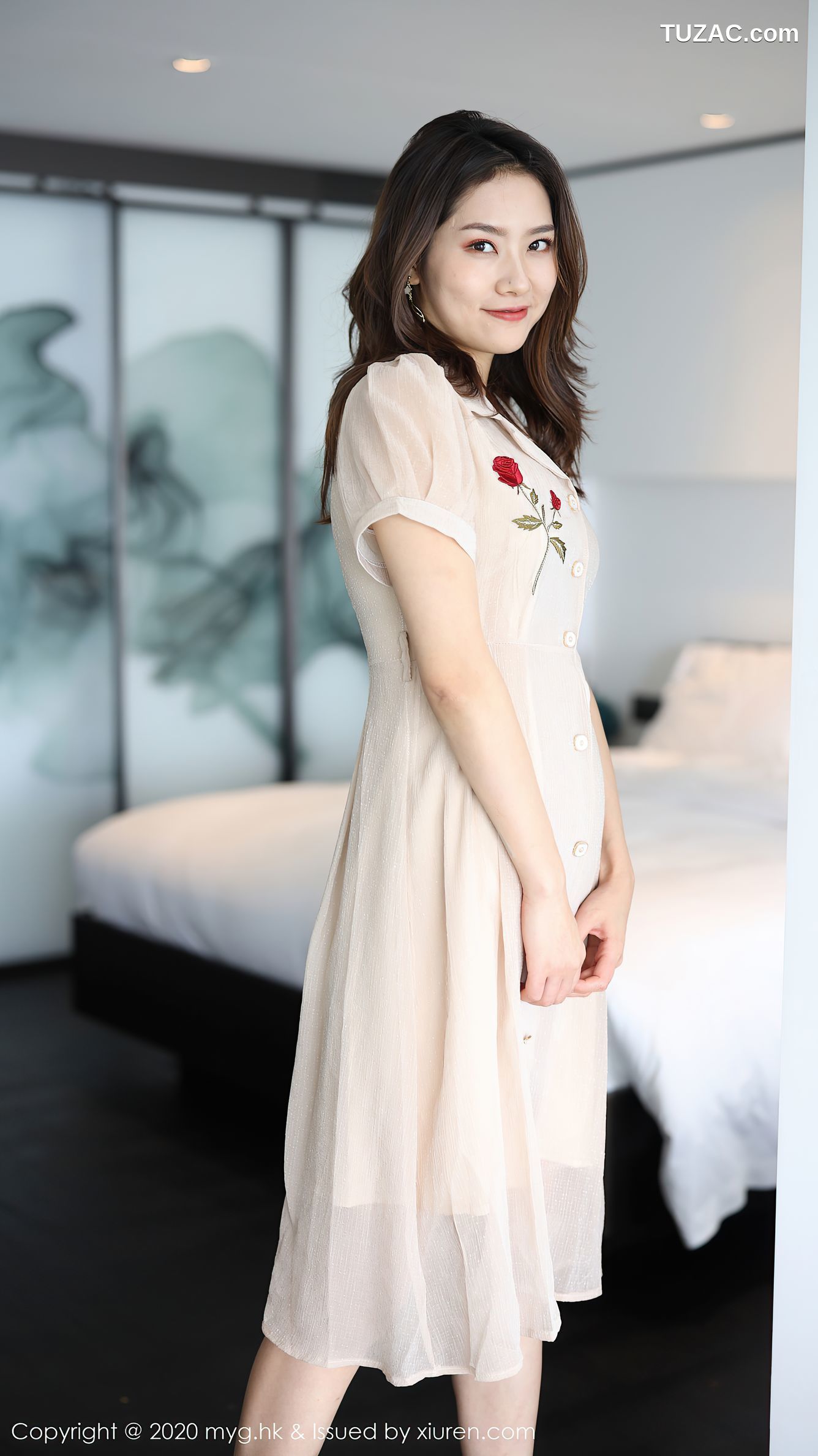 MyGirl美媛馆-447-方子萱-《典雅长裙勾勒的曲线曼妙多姿》-2020.08.14