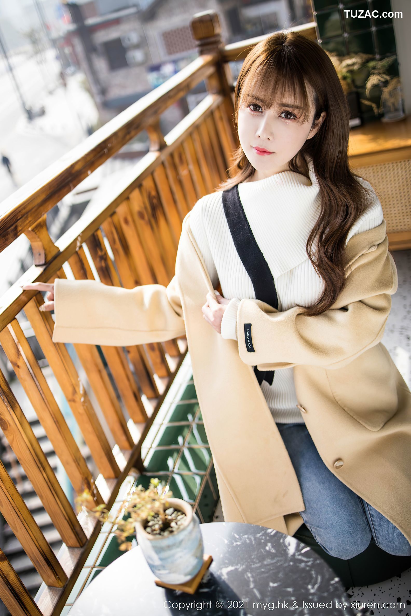 MyGirl美媛馆-487-小兜儿-米色大衣牛仔裤黑丝-2021.02.04