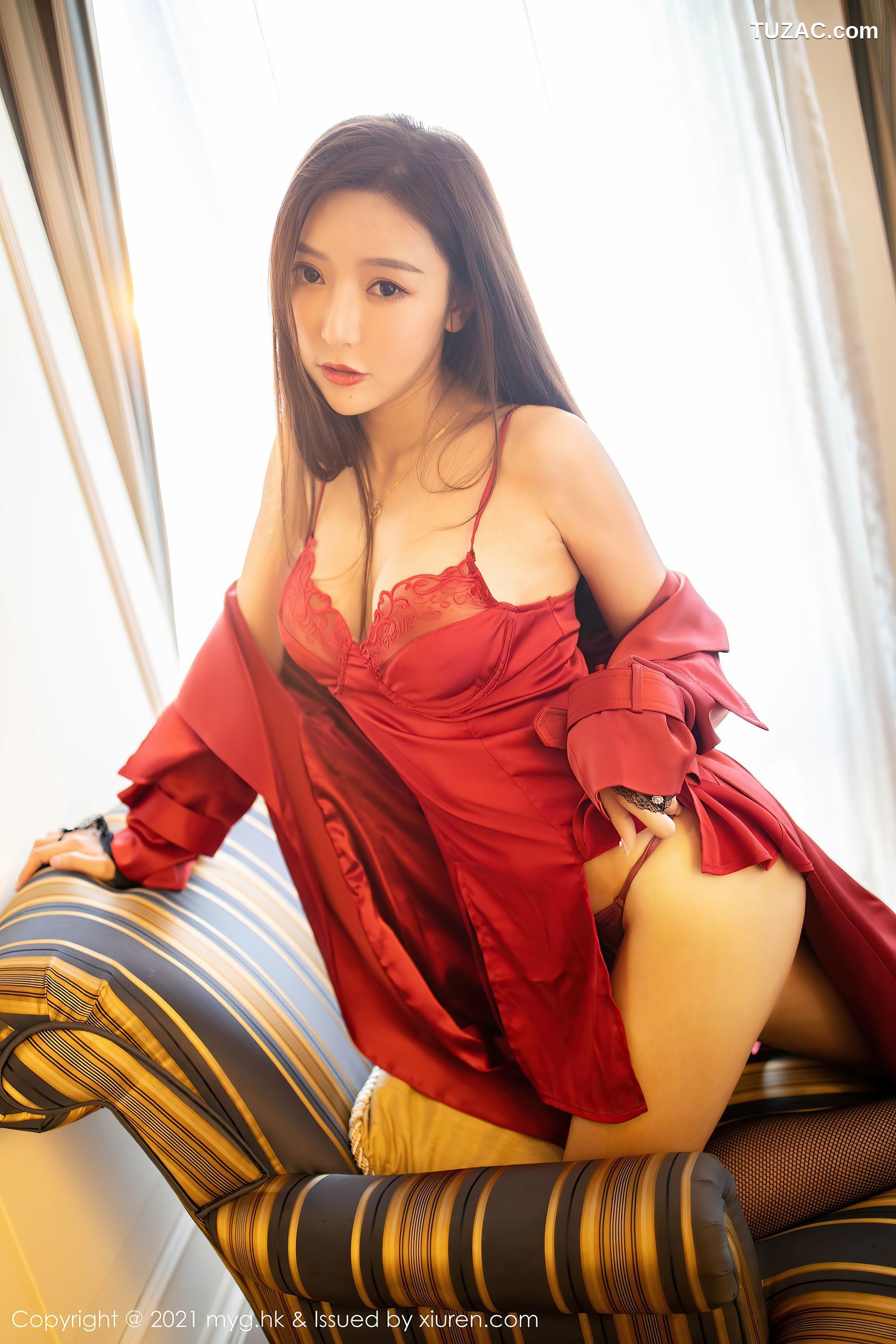 MyGirl美媛馆-496-王馨瑶-鲜红飒爽皮衣黑丝网袜-2021.03.05