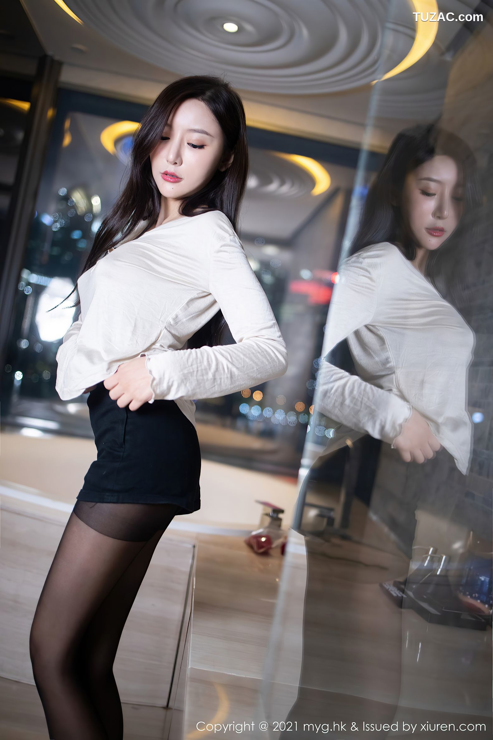 MyGirl美媛馆-555-王馨瑶Yanni-江浙沪旅拍白T黑短裙黑丝浴室湿身-2021.07.14