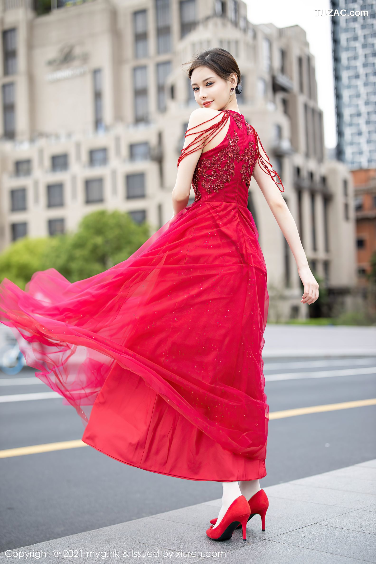 MyGirl美媛馆-560-小夕Juju-江浙沪旅拍红色长裙红内衣白丝吊带袜-2021.07.21