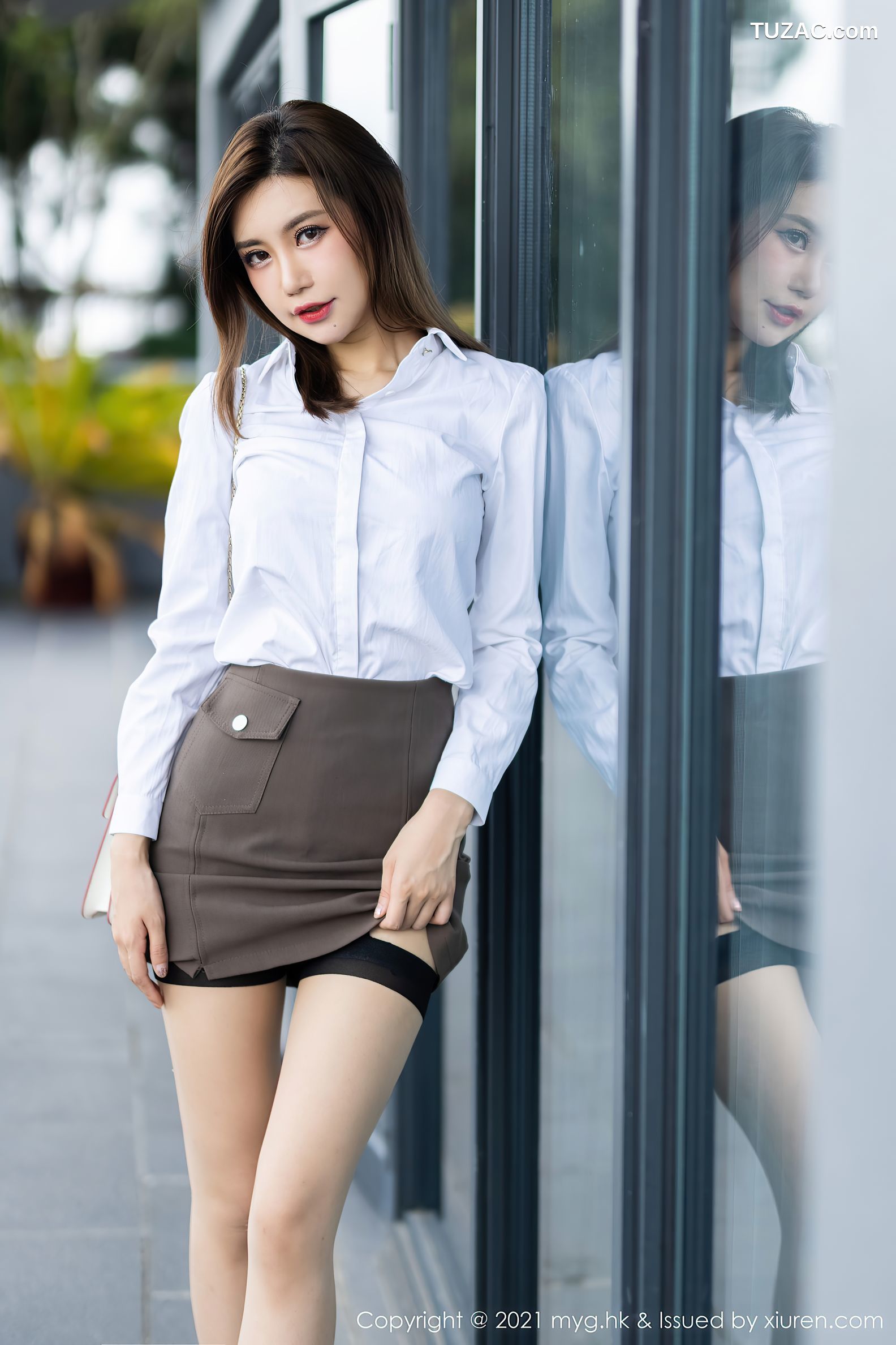 MyGirl美媛馆-570-绮里嘉Carina-江浙沪旅拍白衬衫灰短裙豹纹内衣黑蕾丝内裤-2021.08.10